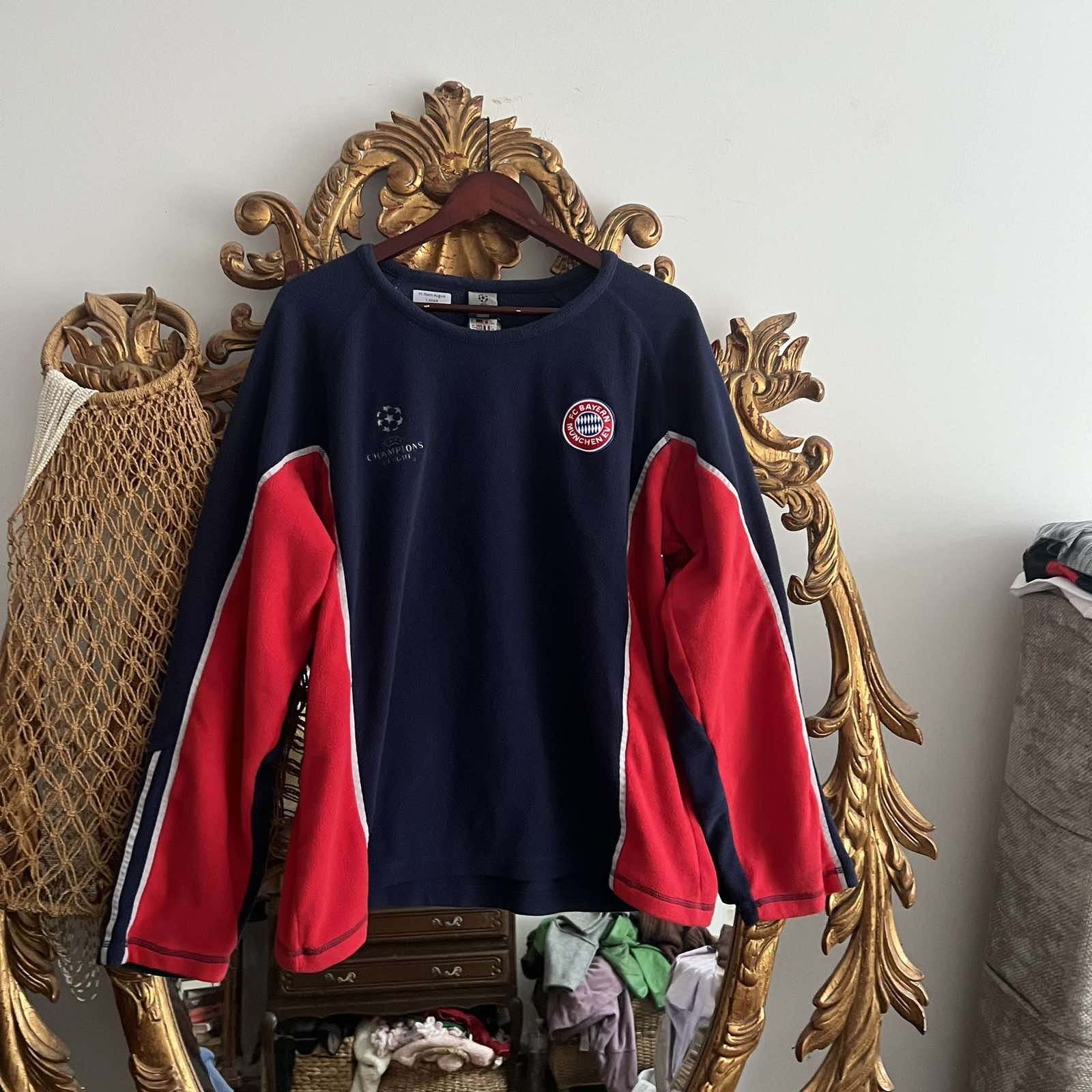 Vintage Vintage FC Bayern Munchen Adidas fleece sweatshirt Sz L Size US L / EU 52-54 / 3 - 1 Thumbnail