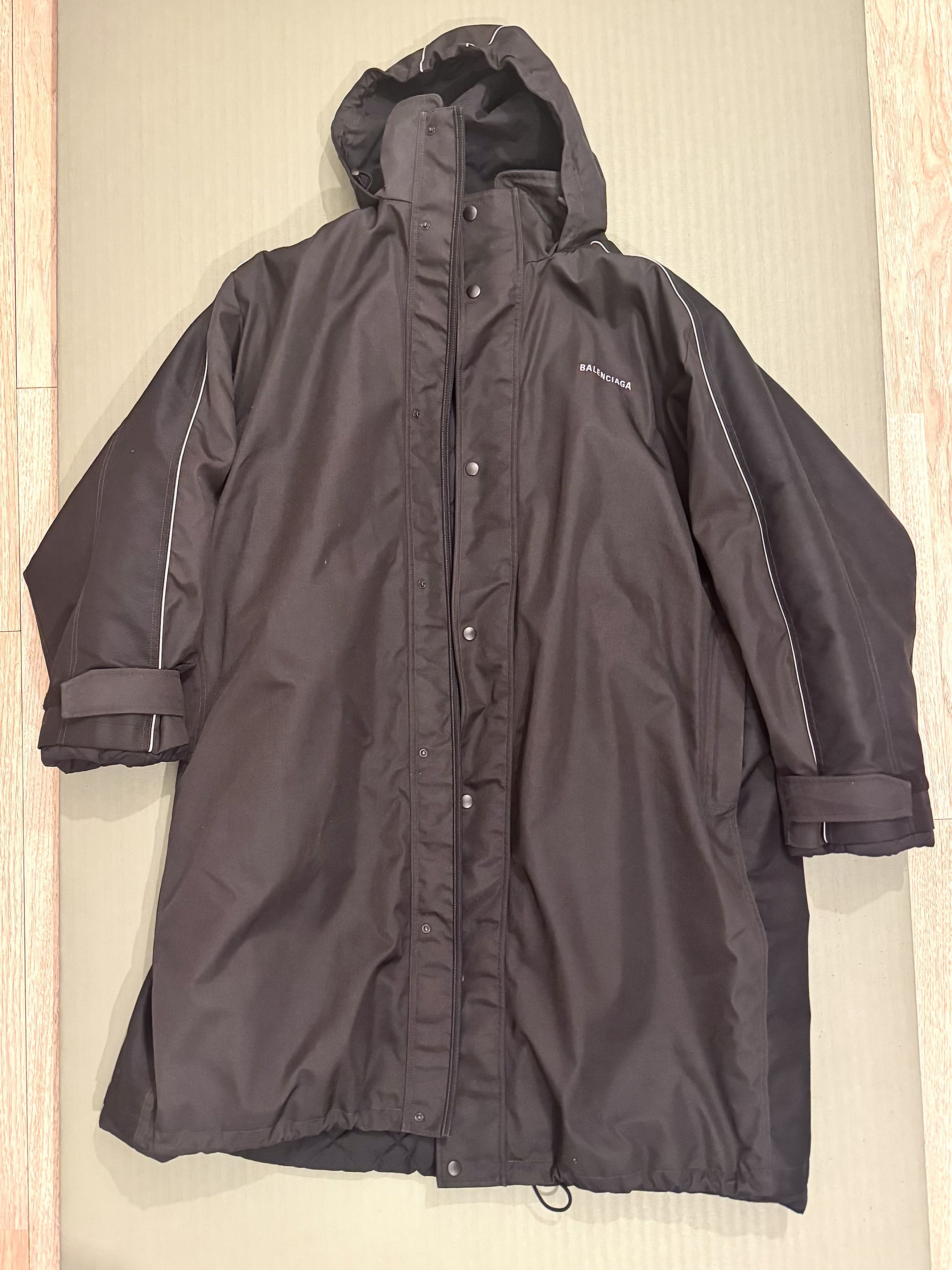 Balenciaga long fridge coat Size US M / EU 48-50 / 2 - 1 Thumbnail