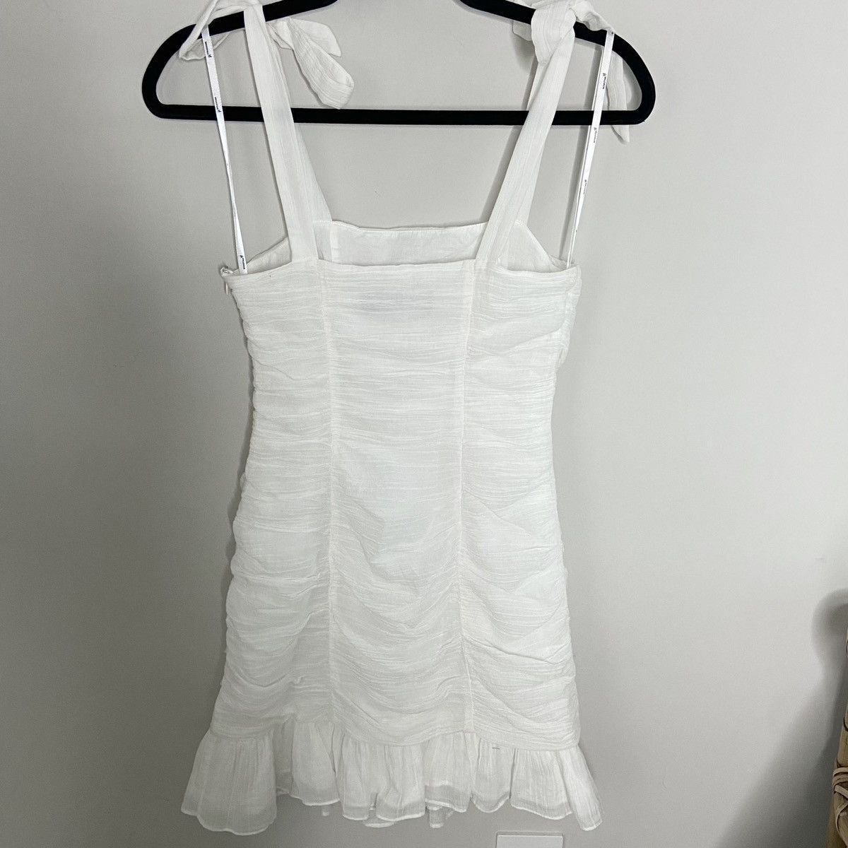 MINKPINK NWOT MINK PINK Ruched White Mini Dress | XS Size XS / US 0-2 / IT 36-38 - 4 Thumbnail