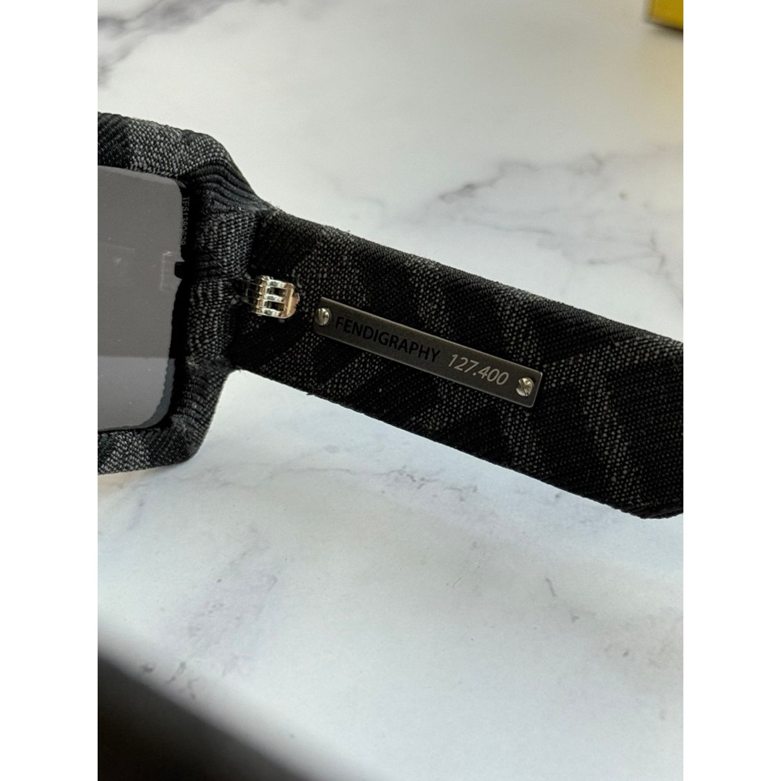 Fendi NEW Fendi FE40074U Limited Edition Sunglasses $1050 Size ONE SIZE - 9 Thumbnail