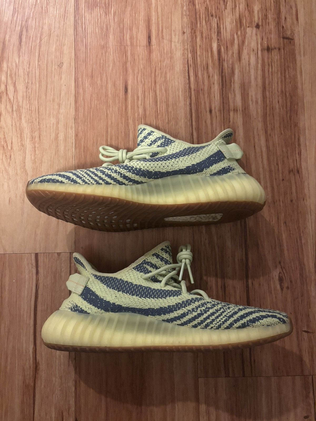 Yeezy Yeezy Semi-Frozen Yellow Size US 10.5 / EU 43-44 - 2 Thumbnail