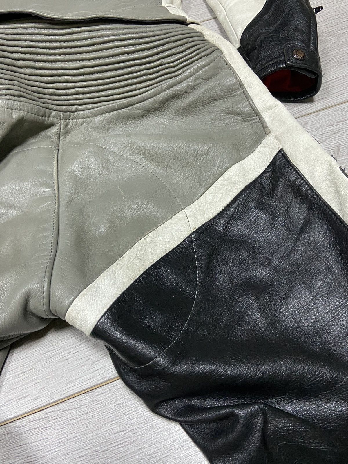 Dainese Dainese vintage big logo moto Italy leather suit pantsjacket Size US S / EU 44-46 / 1 - 16 Thumbnail