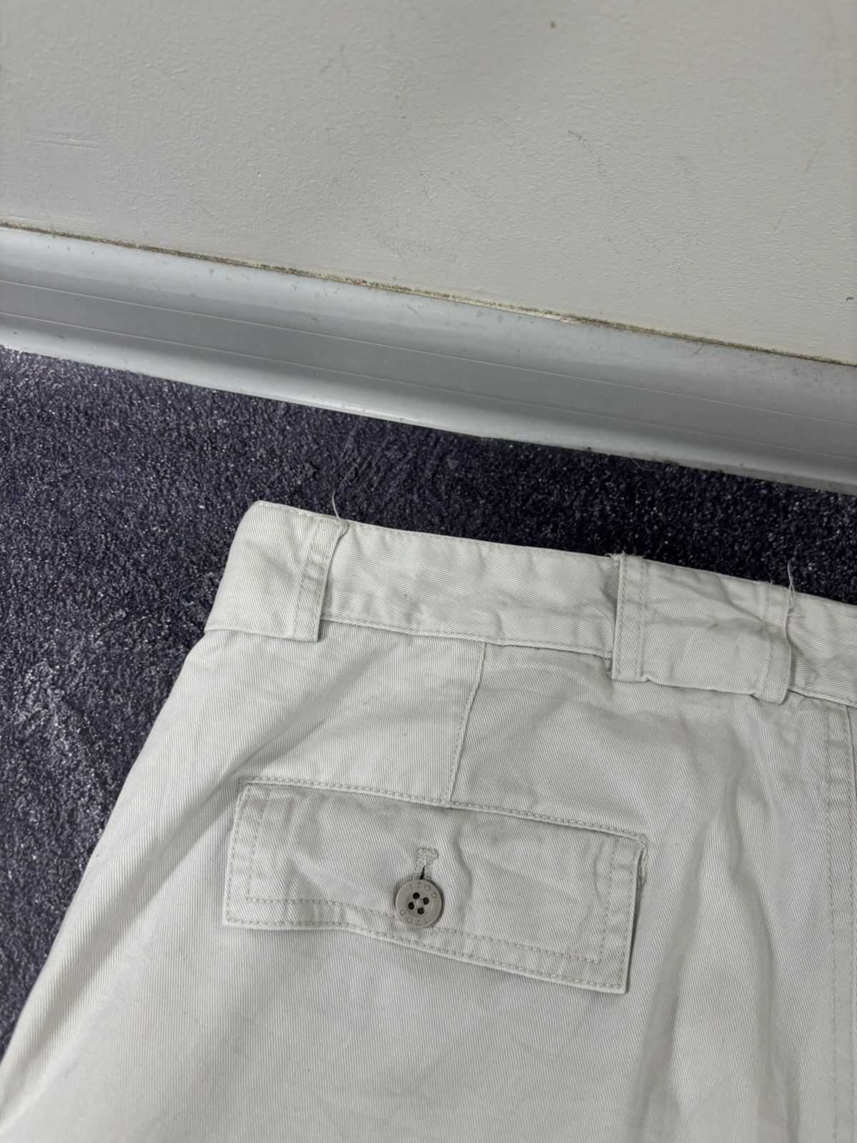 Izod Vintage Izod 2000s Wide Leg Skate Hype Baggy Cargo Shorts Size US 38 / EU 54 - 19 Thumbnail
