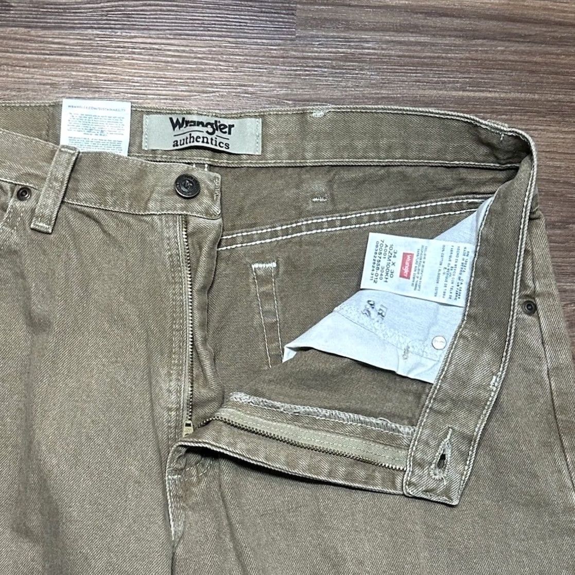 Wrangler Improved Title: Wrangler Mens Regular Fit Classic 5-Pocket Brown Flex Jeans 34x30 Size US 34 / EU 50 - 2 Thumbnail