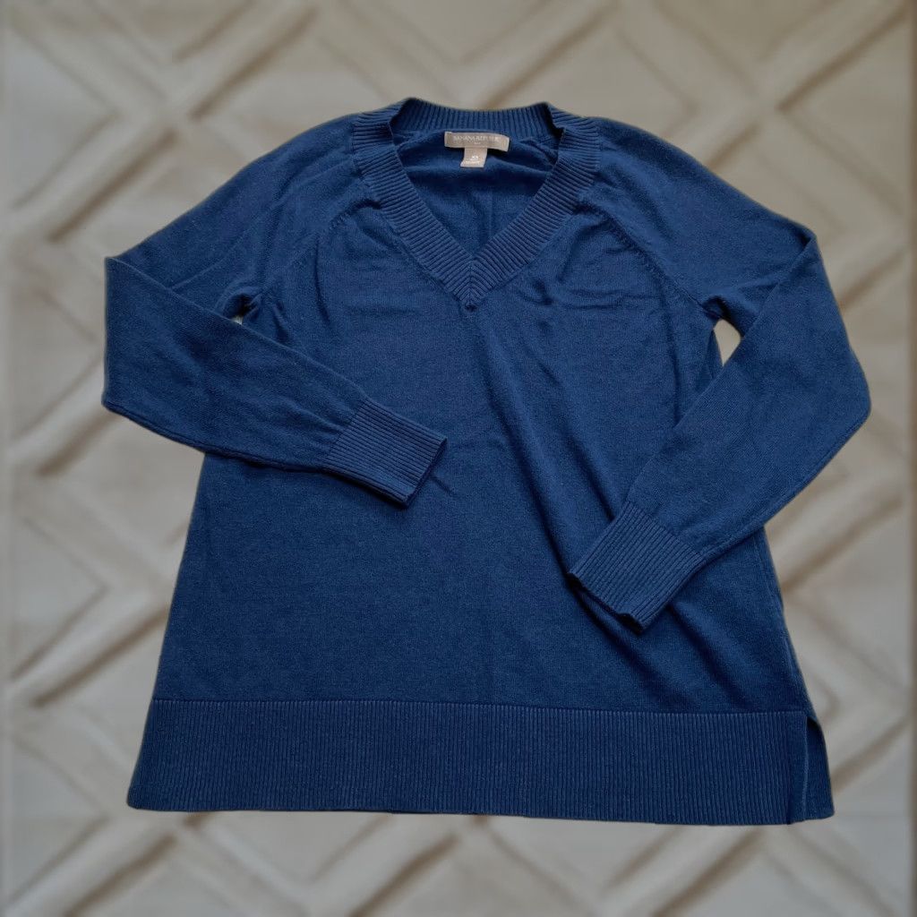 Banana Republic Banana Republic Pullover Sweater Womens XS Dark Blue V Neck Size XS / US 0-2 / IT 36-38 - 1 Thumbnail