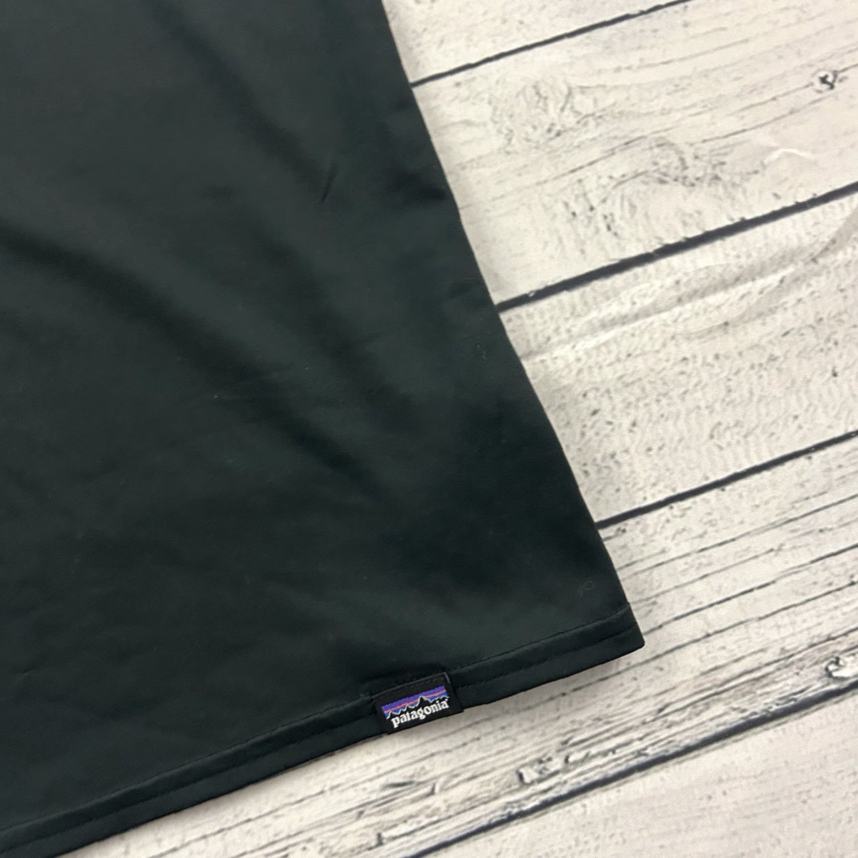 Patagonia Patagonia Baselayer T-Shirt Short Sleeve V-Neck Women's XS Black Size XS / US 0-2 / IT 36-38 - 3 Thumbnail