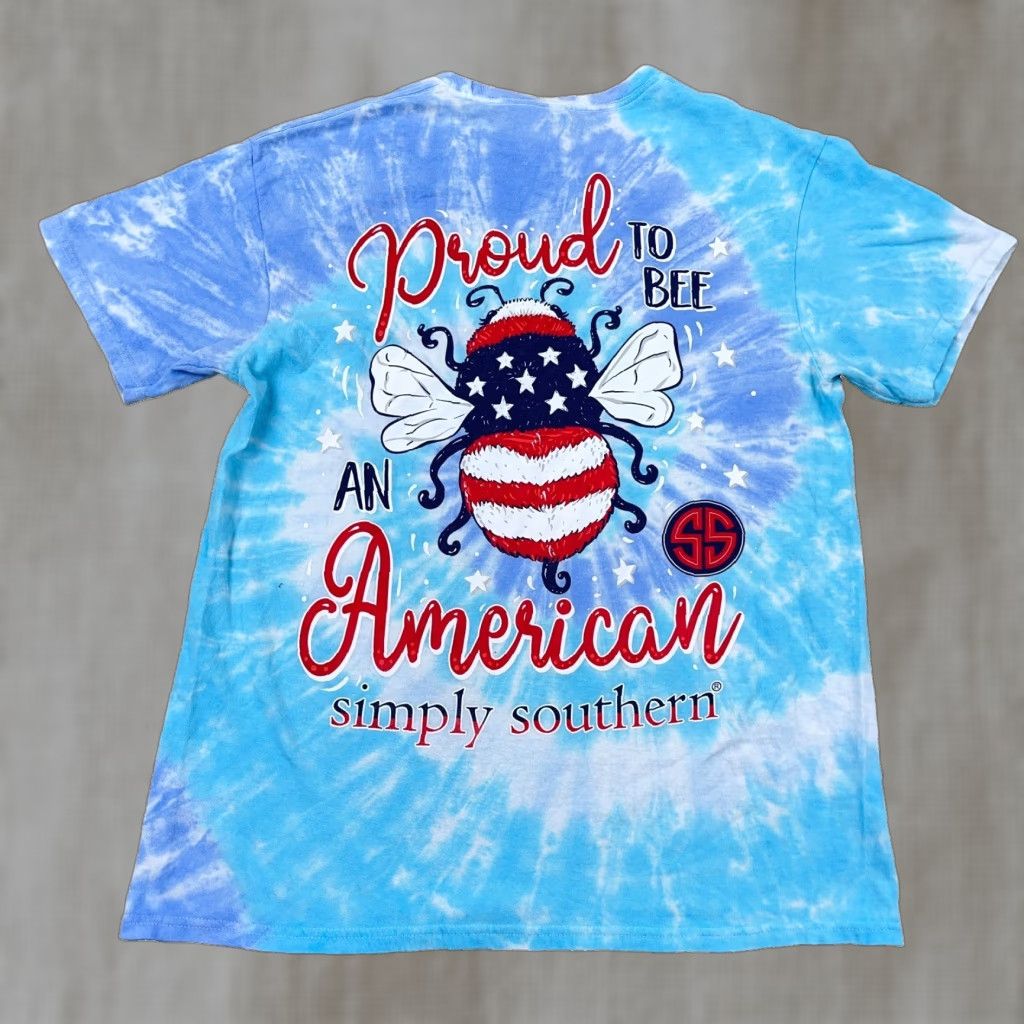 Vintage Simply Southern Women's Medium Blue Tie Dye T-Shirt with Bumble Bee & American Flag Graphic Size M / US 6-8 / IT 42-44 - 1 Thumbnail