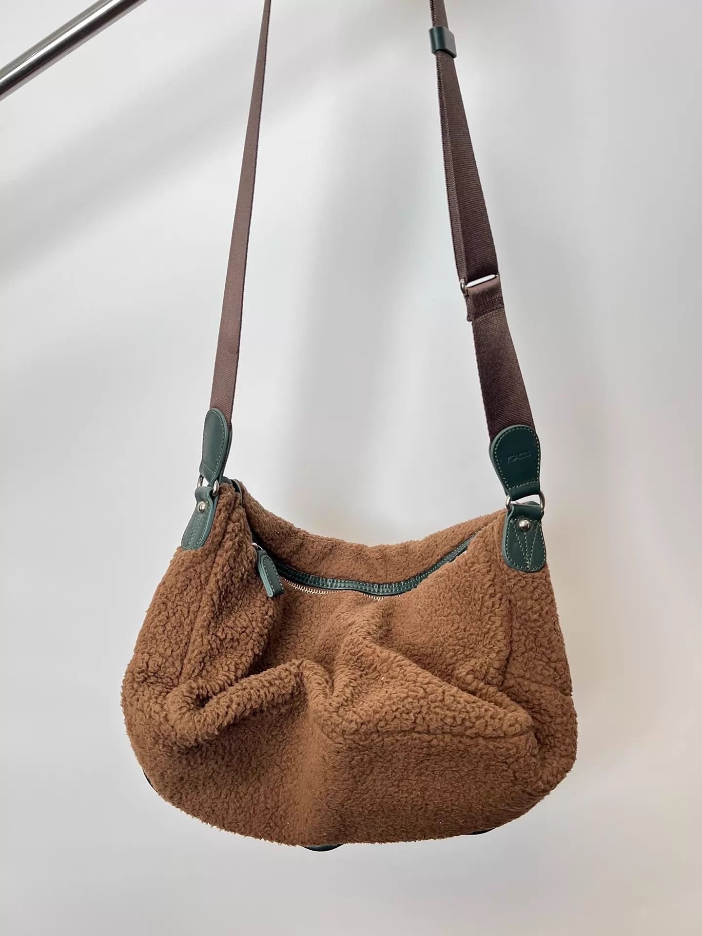 Yohji Yamamoto Yohji Yamamoto Maillard Lamb Wool Zipper Crossbody Bag Size ONE SIZE - 8 Thumbnail