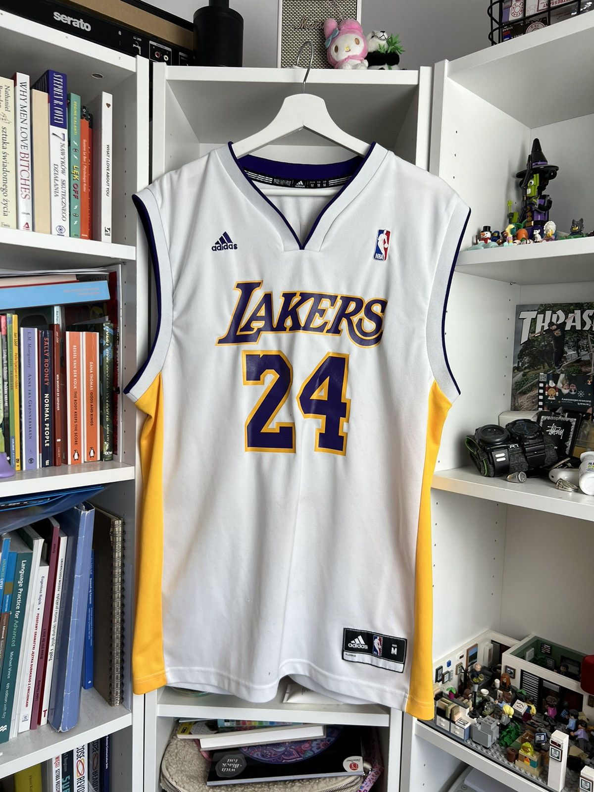 Adidas t shirt lakers 2025