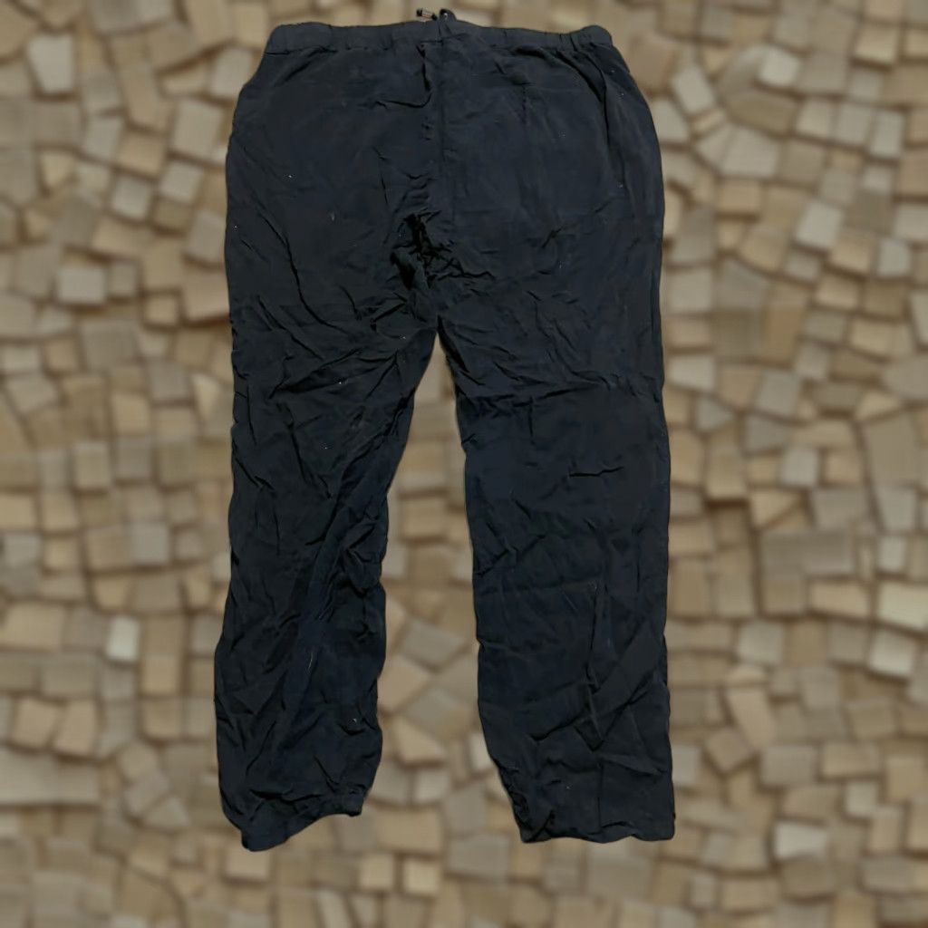 Old Navy Old Navy Pants Women's Medium Black Tie Waist Capri Regular Inseam 23 in Casual 32 in Waist Size 32" / US 10 / IT 46 - 1 Thumbnail