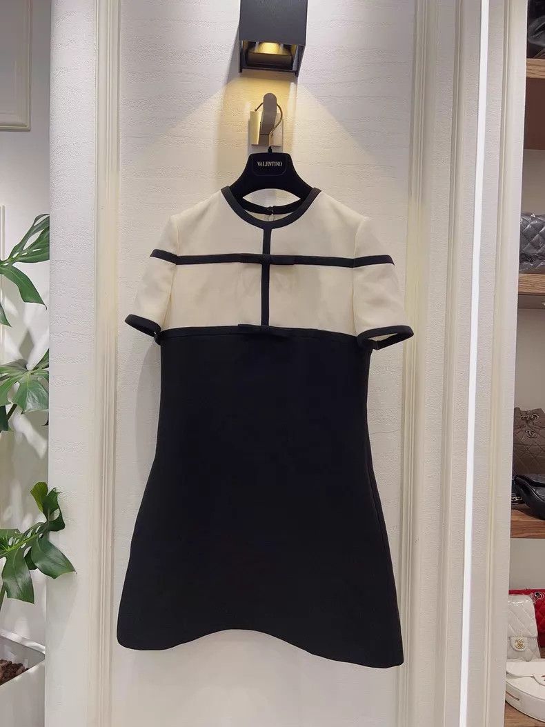 Valentino Valentino Black and white color-blocked bow dress Size S / US 4 / IT 40 - 1 Thumbnail
