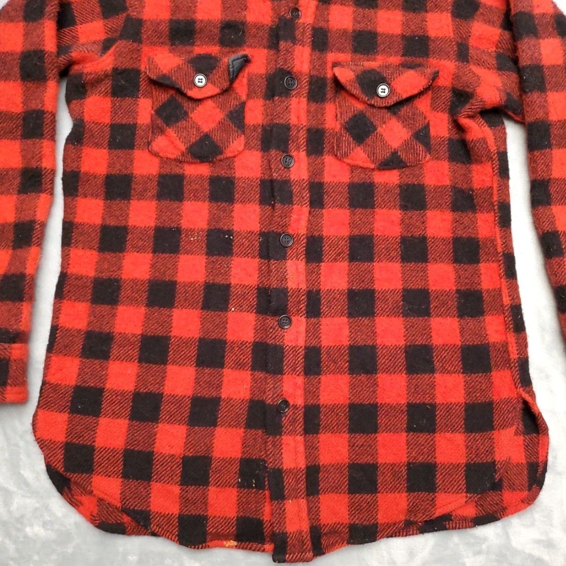 Vintage VINTAGE Woolrich Shirt Mens S Red Buffalo Plaid Wool Button Overshirt Jacket 80s Logger Size US S / EU 44-46 / 1 - 2 Thumbnail