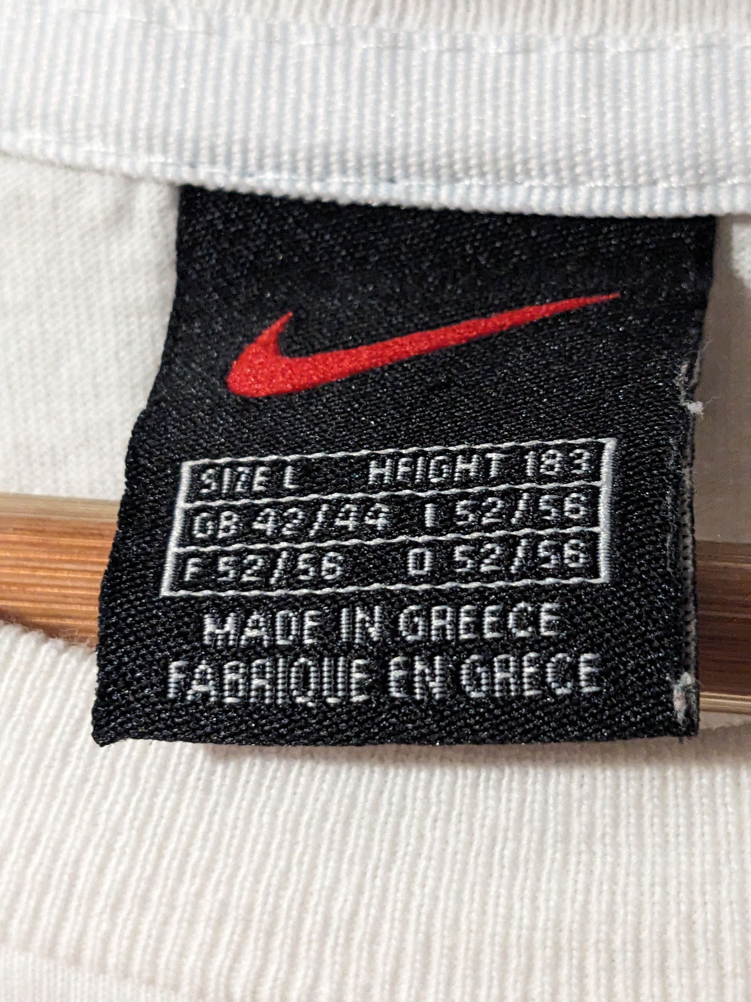 Nike × Vintage Vintage Y2K Nike Essential Mini Swoosh White Large T-Shirt Size US L / EU 52-54 / 3 - 3 Thumbnail