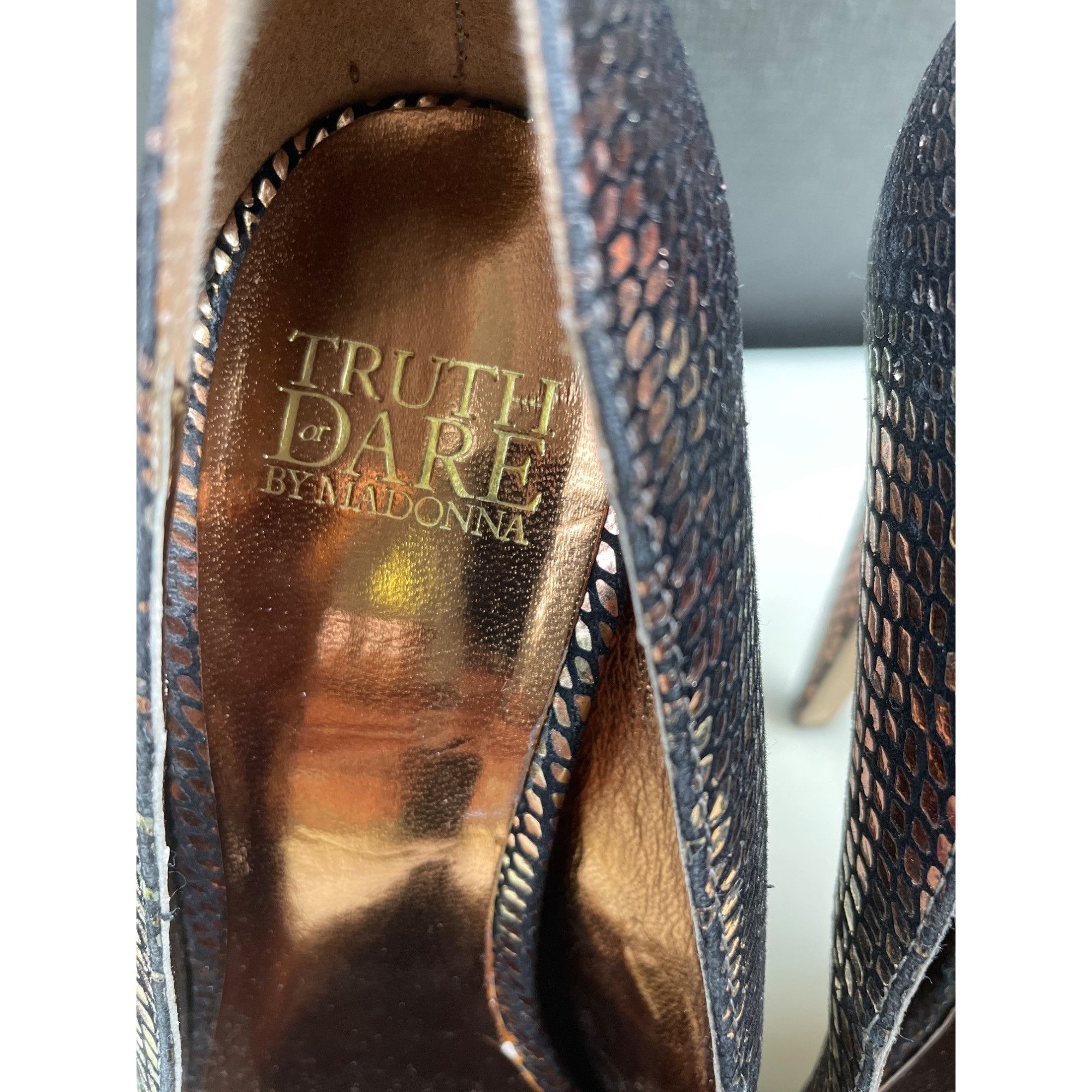 Other Truth or Dare By Madonna Women's Metallic Shoes/Heels 5.75" Size US 7 / IT 37 - 4 Thumbnail