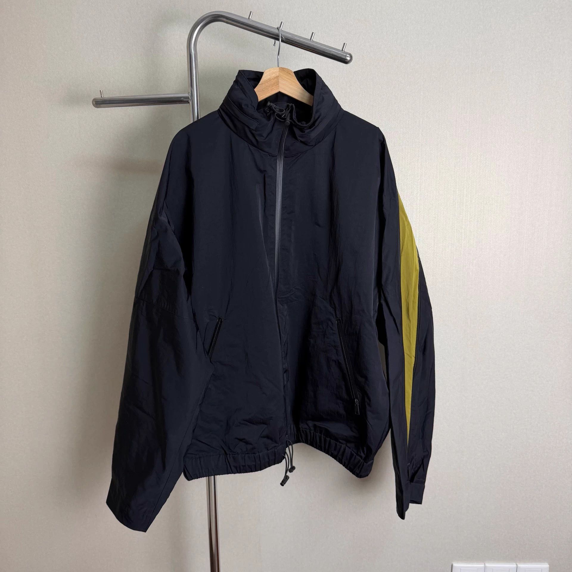 Bottega Veneta BV FW22 men's color blocked oversized hooded black XL Size US XL / EU 56 / 4 - 1 Thumbnail