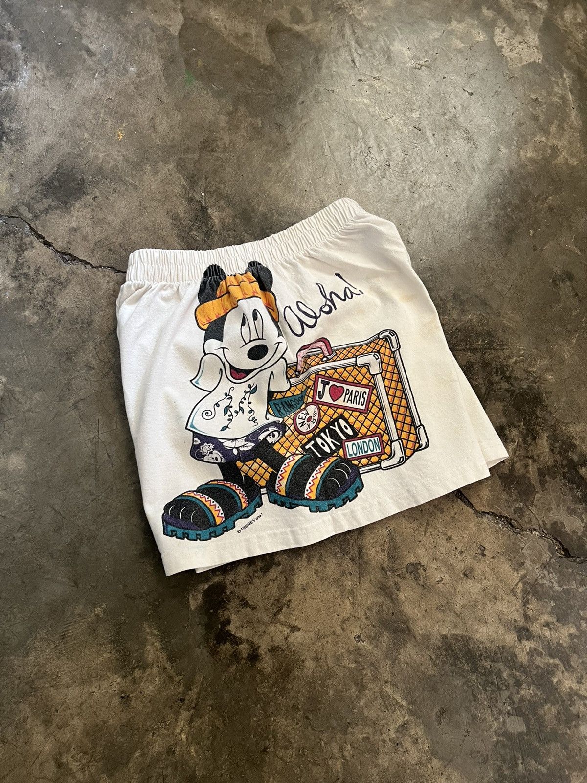 Disney 90s Mickey Mouse Tourist Shorts Size US 30 / EU 46 - 1 Thumbnail