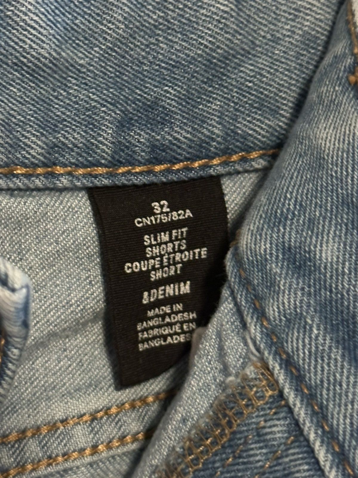 H&M H&M Slim Fit Button-fly Denim Shorts Size US 32 / EU 48 - 3 Thumbnail