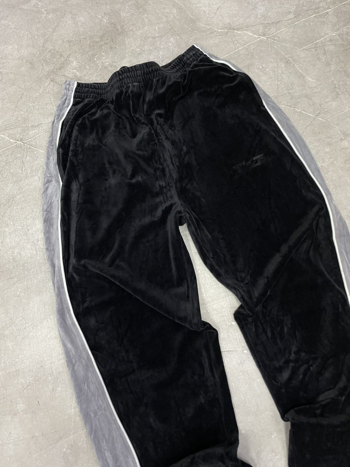 Pelle Pelle Pelle Pelle archive sk8 track pants velour rap coogi style Size US 36 / EU 52 - 2 Thumbnail
