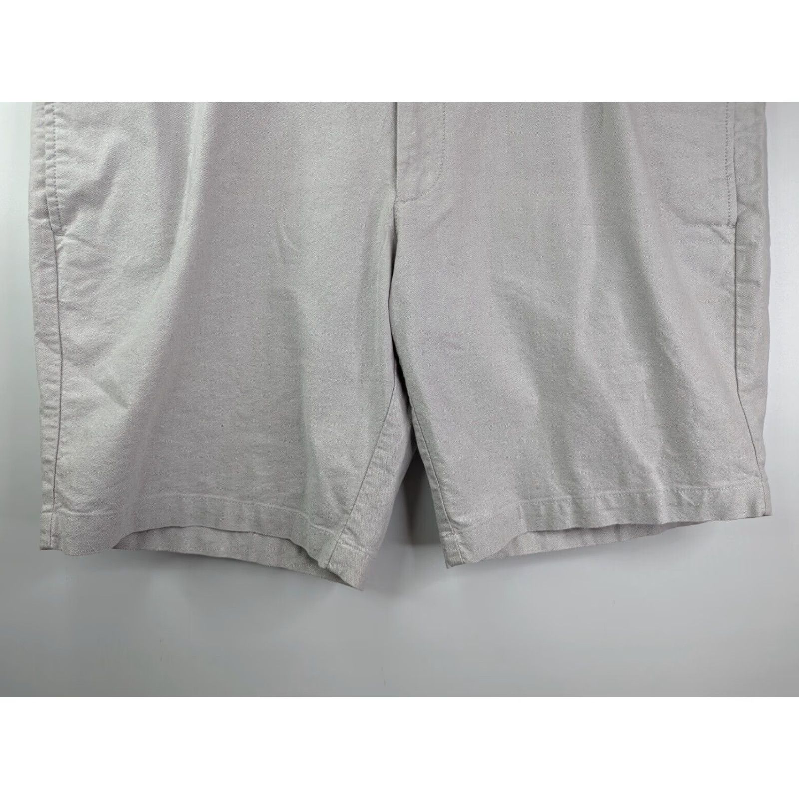 UNTUCKit UNTUCKit Chino Shorts Gray Mens 38 Casual Golf 5 Pocket Regular Rise Mid Inseam 9 in Adult 5-Pocket Filled Logo Size US 38 / EU 54 - 3 Thumbnail