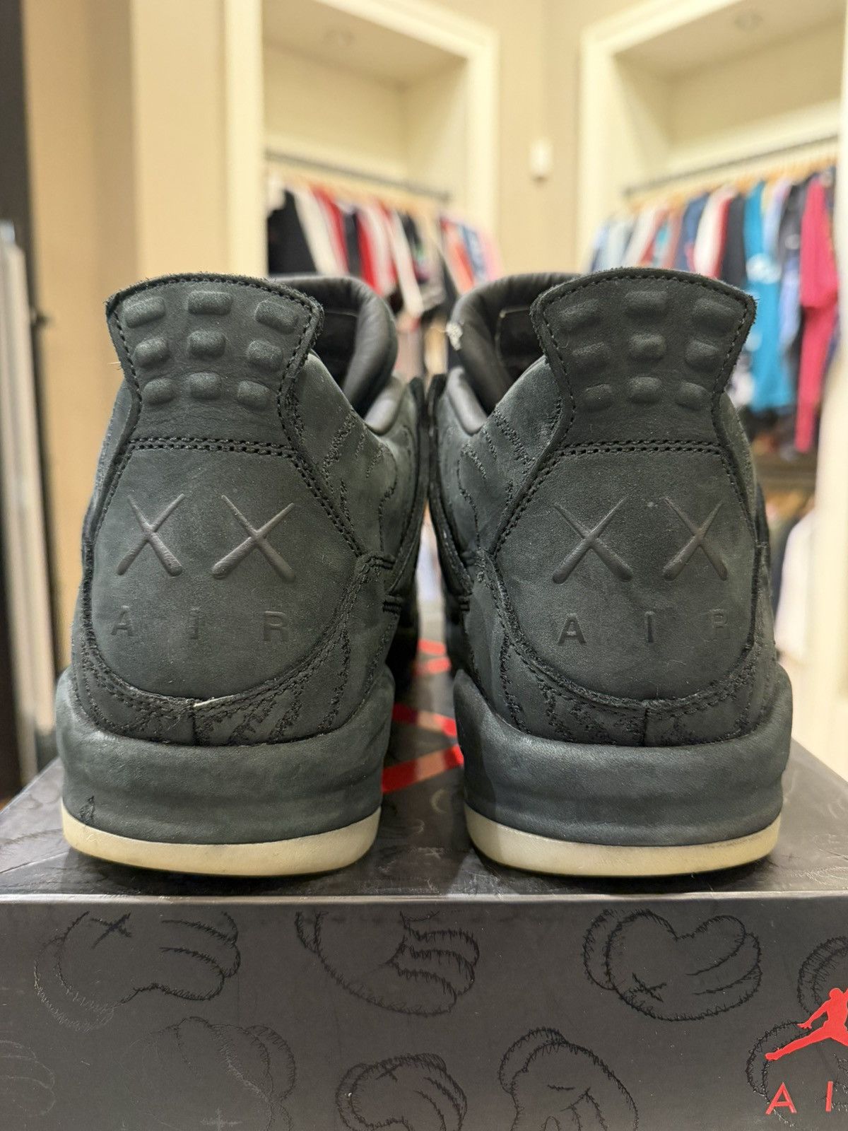 Jordan Brand × Kaws Jordan 4 Retro ‘Kaws’ Size US 9 / EU 42 - 3 Thumbnail