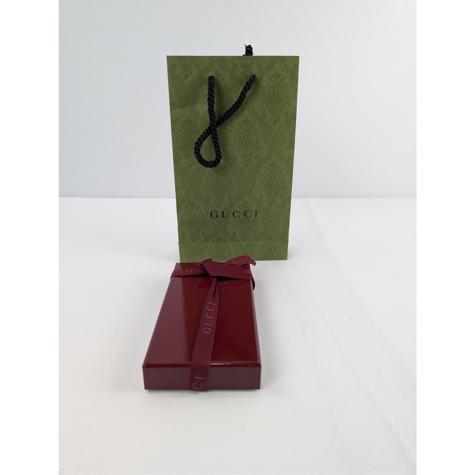 Gucci o1rshd1 Size: OS / Gucci Chocolates in Dark Brown Size ONE SIZE - 8 Thumbnail