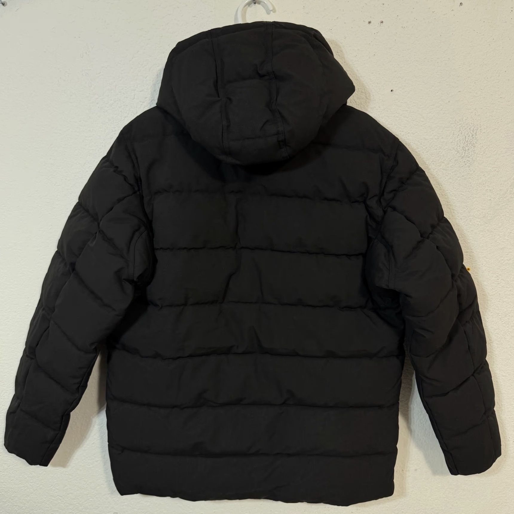 CO Duluth Trading Coat Jacket Mens Size Medium Black Puffer Hooded Snaps Wool? Nylon? (Note: original title did not include wool) Size US M / EU 48-50 / 2 - 5 Thumbnail
