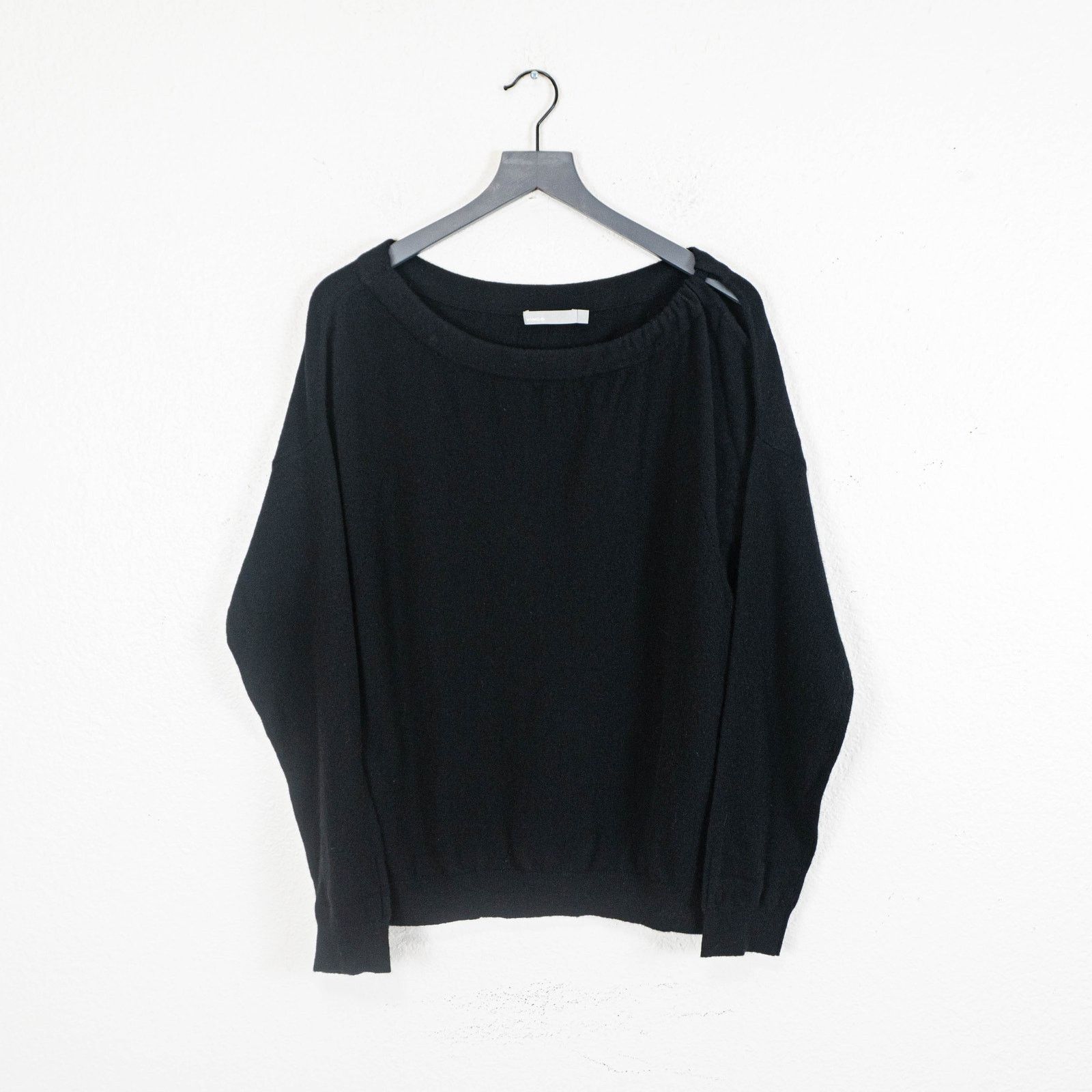 Vince Vince 100% Cashmere Cold Shoulder Sweater in black Large Size L / US 10 / IT 46 - 9 Thumbnail