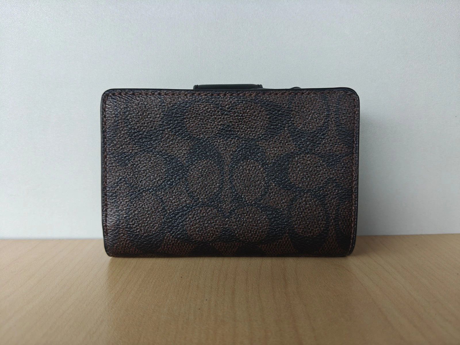 Coach Coach Medium Corner Zip Wallet In Signature T/1014 Size ONE SIZE - 4 Thumbnail