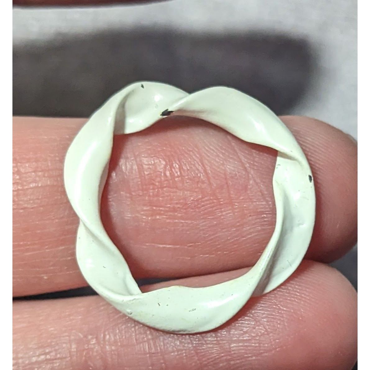 Other Abstract White Enamel Coated Art Ring Size 5 1/2 Size ONE SIZE - 13 Thumbnail