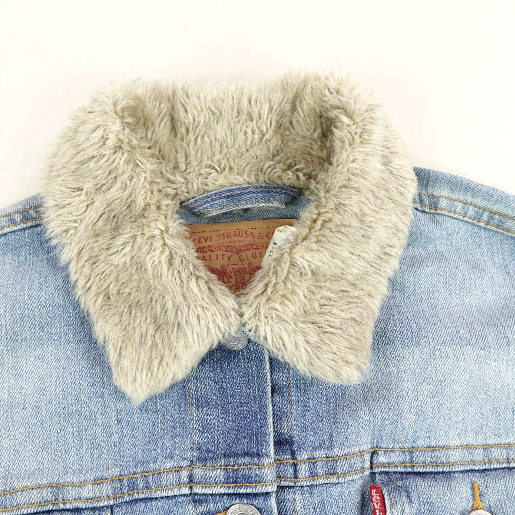 Levi's VINTAGE Levi's Jacket Womens Large Denim Trucker Coat Size 36" / US 14 / IT 50 - 3 Thumbnail