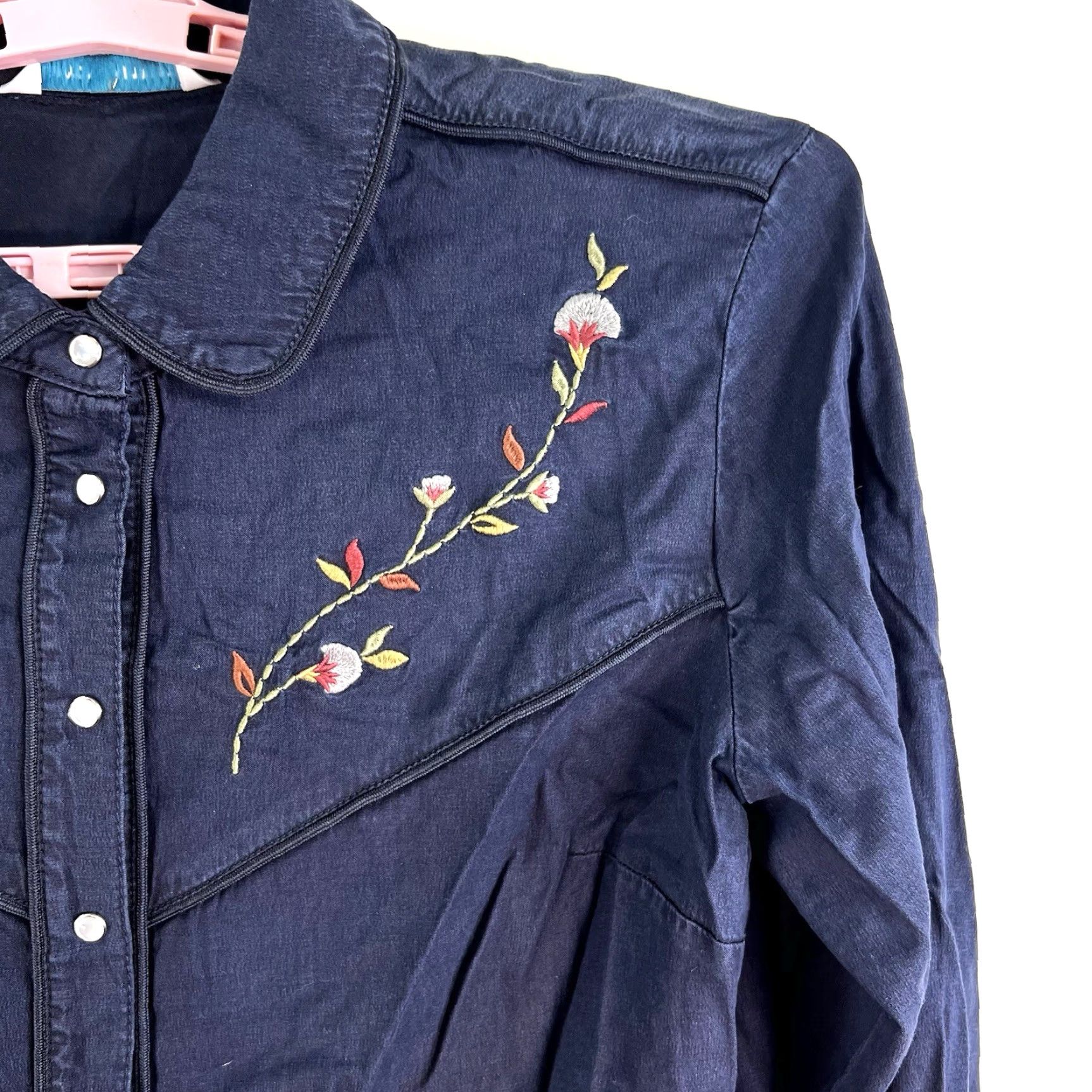 Denime VINTAGE Canyon Retreat Womens Denim Shirt Casual Western Floral Pearl Snap Long Sleeve Size M Blue Size M / US 6-8 / IT 42-44 - 2 Thumbnail