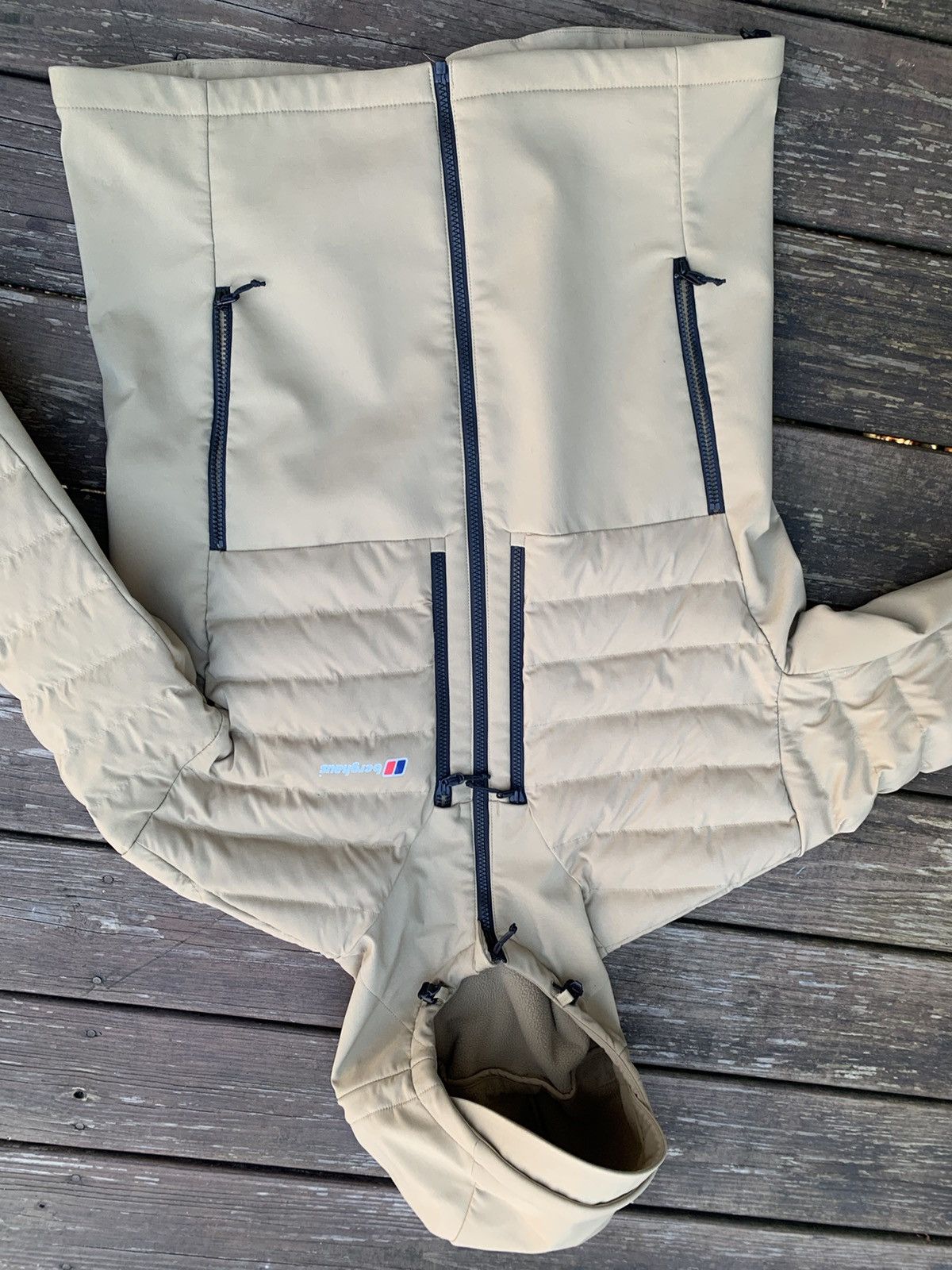 Berghaus Berghaus insulated hooded jacket Size US M / EU 48-50 / 2 - 2 Thumbnail