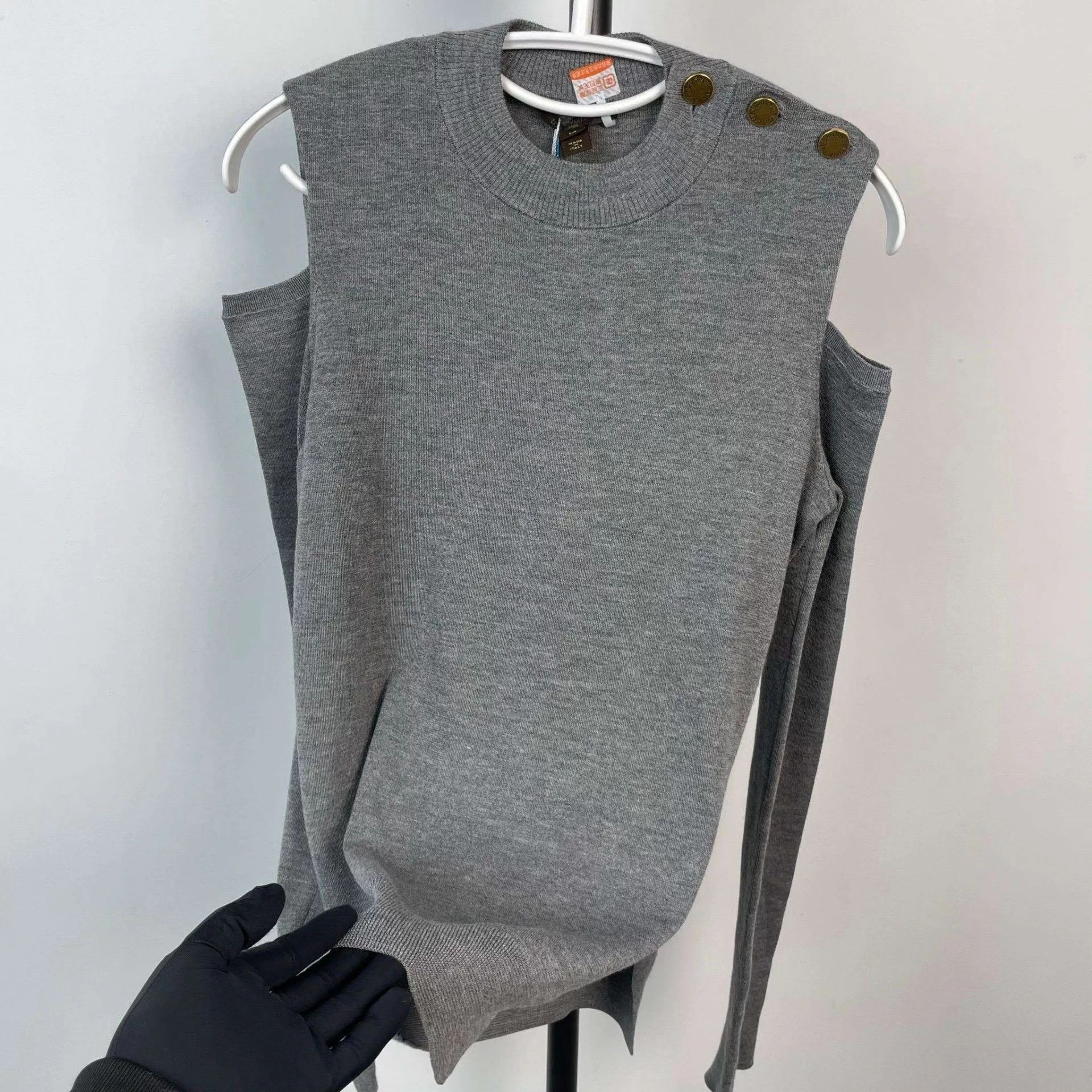 Louis Vuitton LV Cashmere Sweater M Gray Size M / US 6-8 / IT 42-44 - 8 Thumbnail