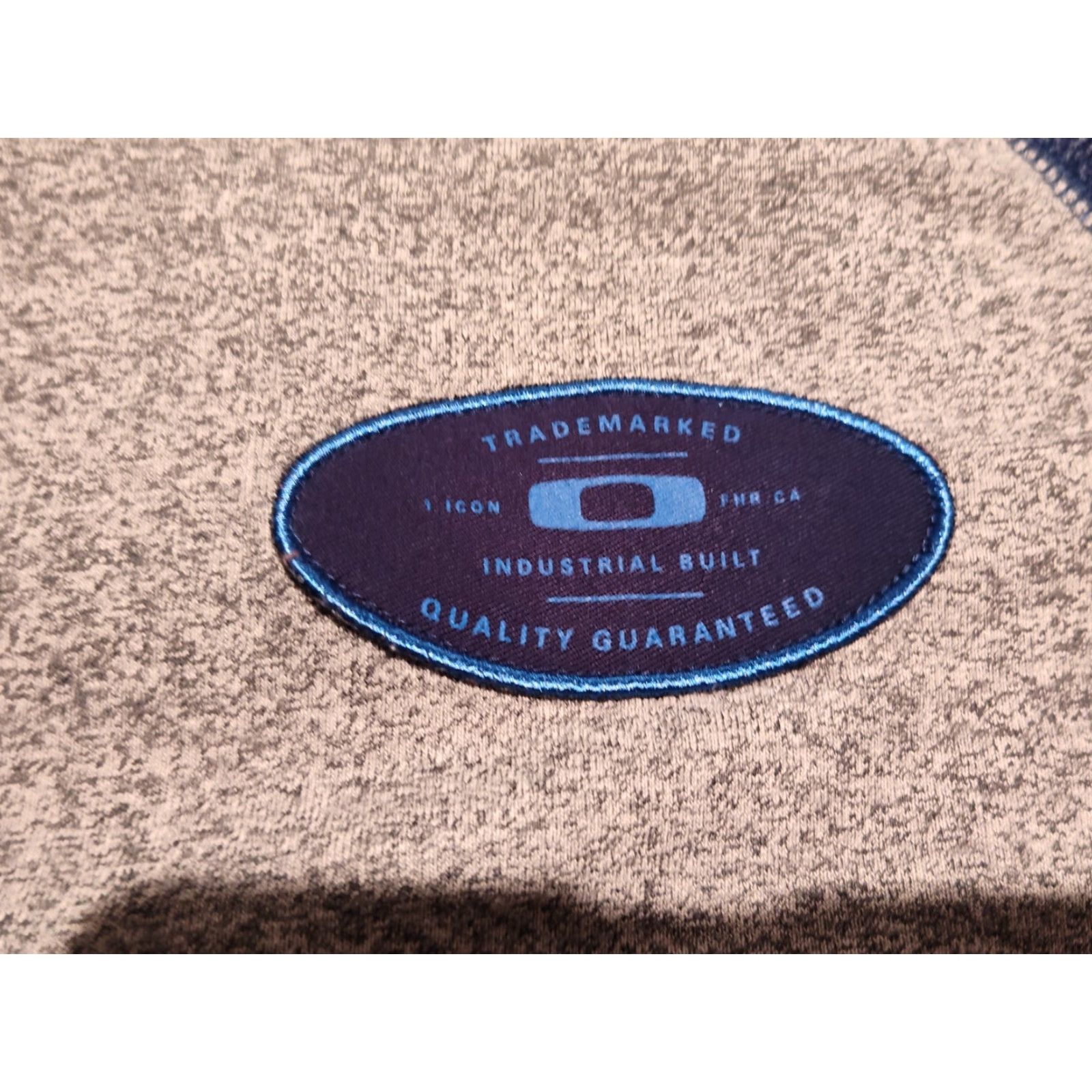 Oakley Oakley Mens Sweatshirt Raglan Style Pullover Gray & Blue Size Medium EUC Size US M / EU 48-50 / 2 - 6 Thumbnail