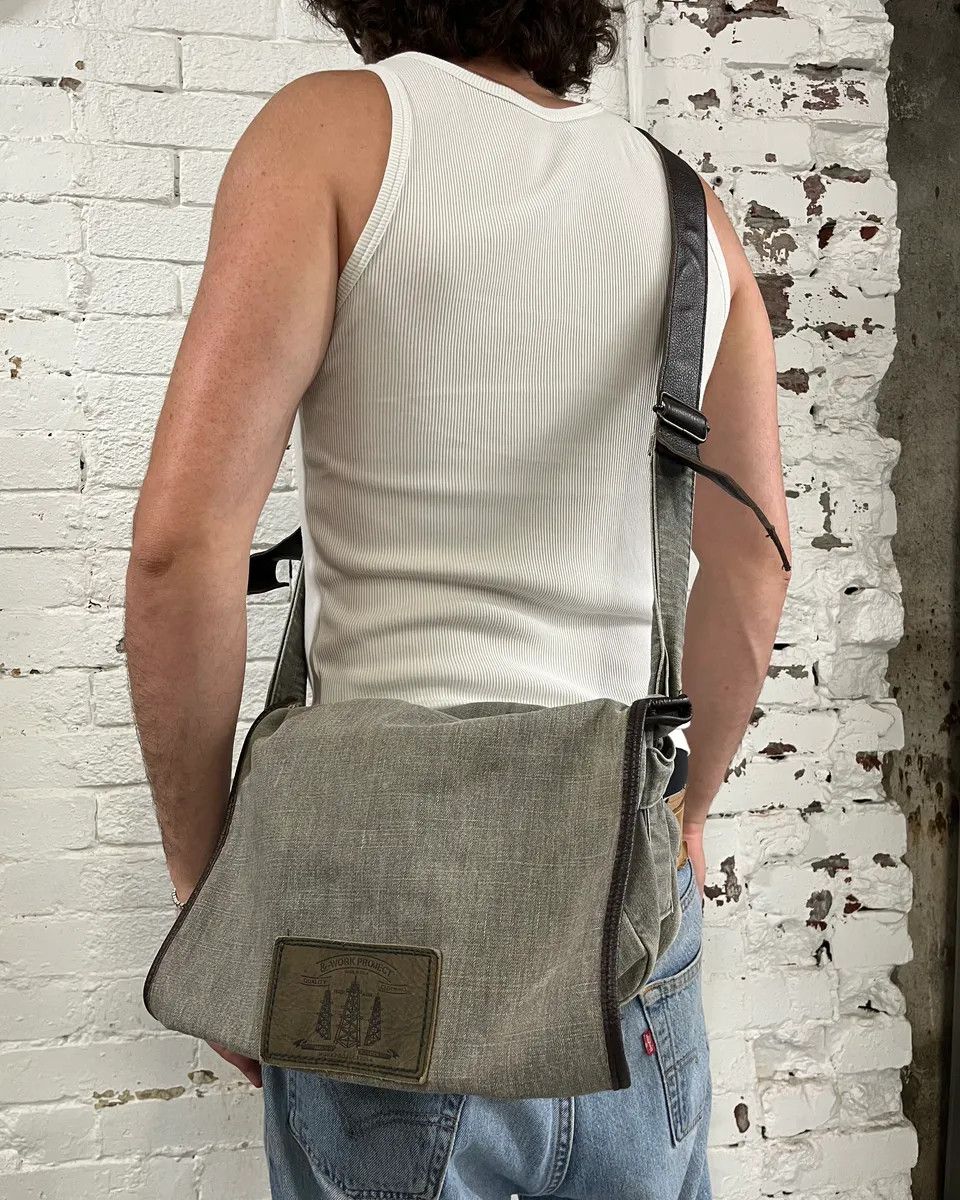Dolce & Gabbana 2000s Dolce & Gabbana Grey Denim Strap Messenger Bag Size ONE SIZE - 2 Thumbnail