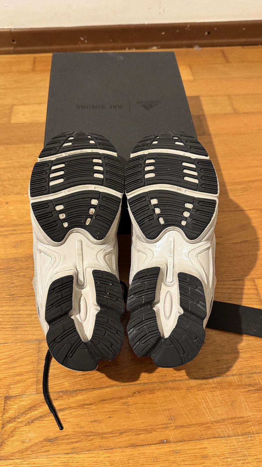 Adidas × Raf Simons Adidas x Raf Simons Ozweego Size US 7.5 / EU 40-41 - 10 Thumbnail