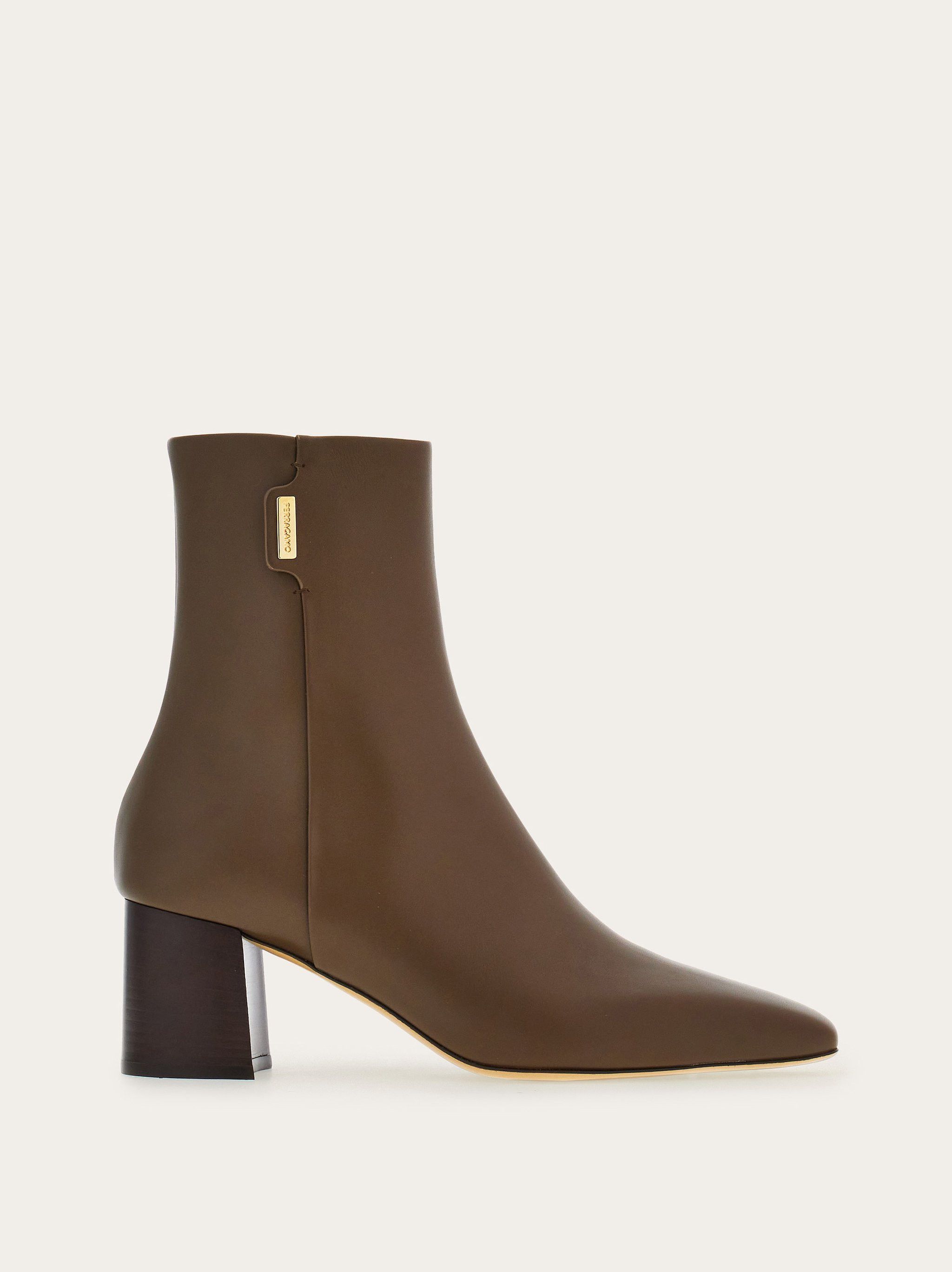 o1s1rm0924 Ankle Boots in Dark Brown
