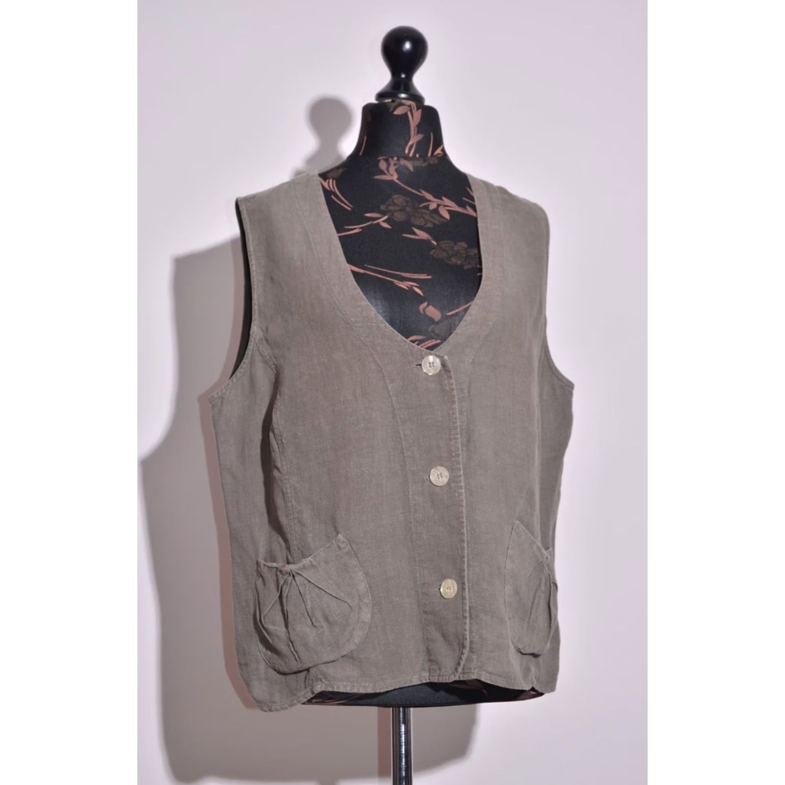 Vintage Deerberg by OSKA Womens Linen Waistcoat Vest Pearl Button with Pockets XL Khaki Linen Waistcoat Womens XL Khaki Pockets Pearl Button OSKA Deerberg Size XL / US 12-14 / IT 48-50 - 2 Thumbnail