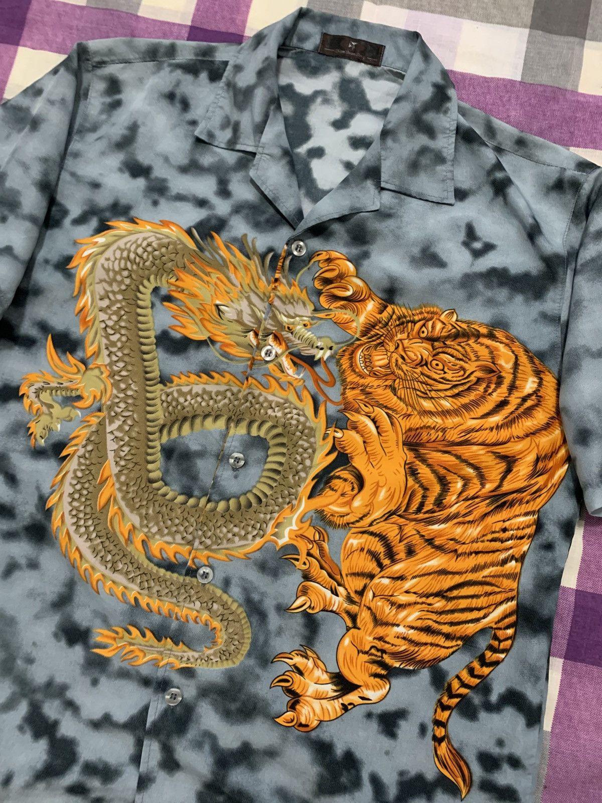 Vintage Vintage Dragon Shirt Rare Size US M / EU 48-50 / 2 - 3 Thumbnail