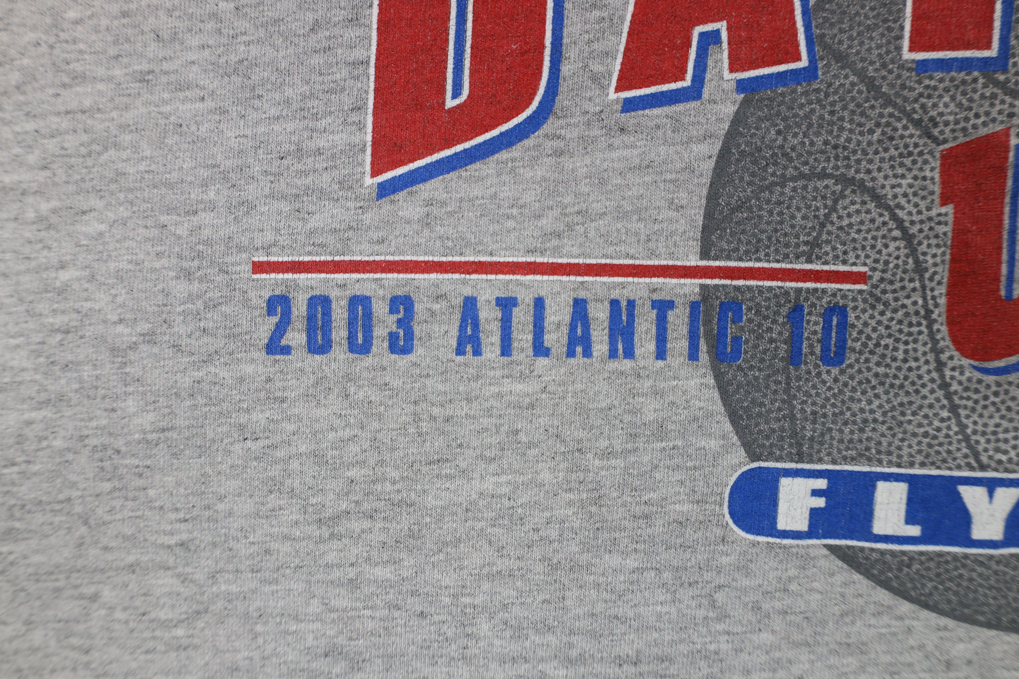 Vintage Vintage Y2K 10 Champs Dayton University Basketball T-Shirt Size US L / EU 52-54 / 3 - 5 Thumbnail