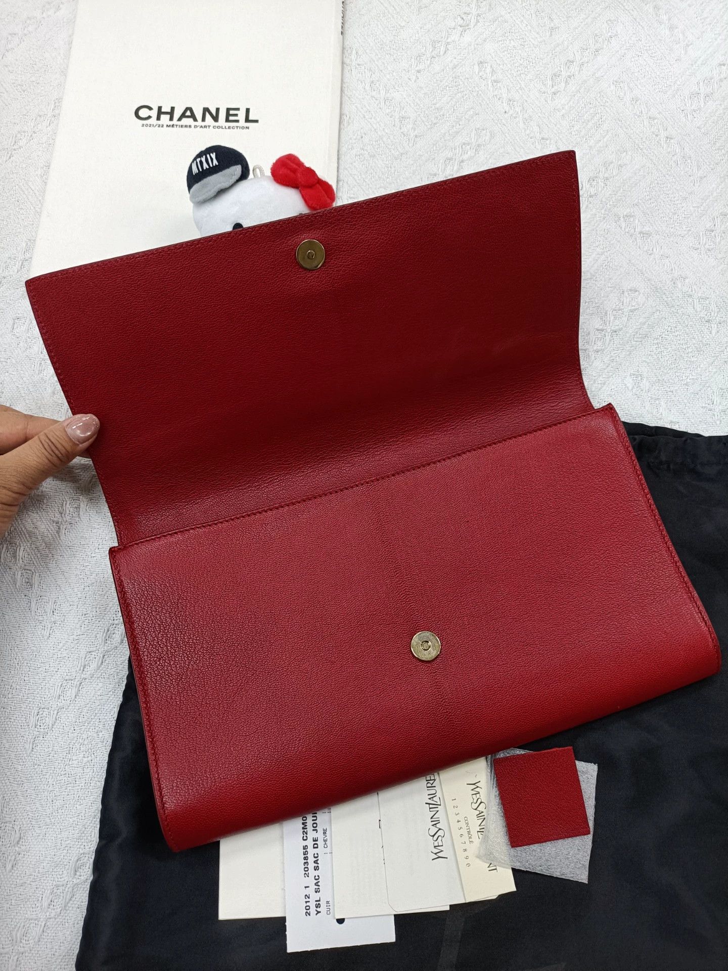 Yves Saint Laurent YSL Red Clutch 28x16.5 Size ONE SIZE - 3 Thumbnail