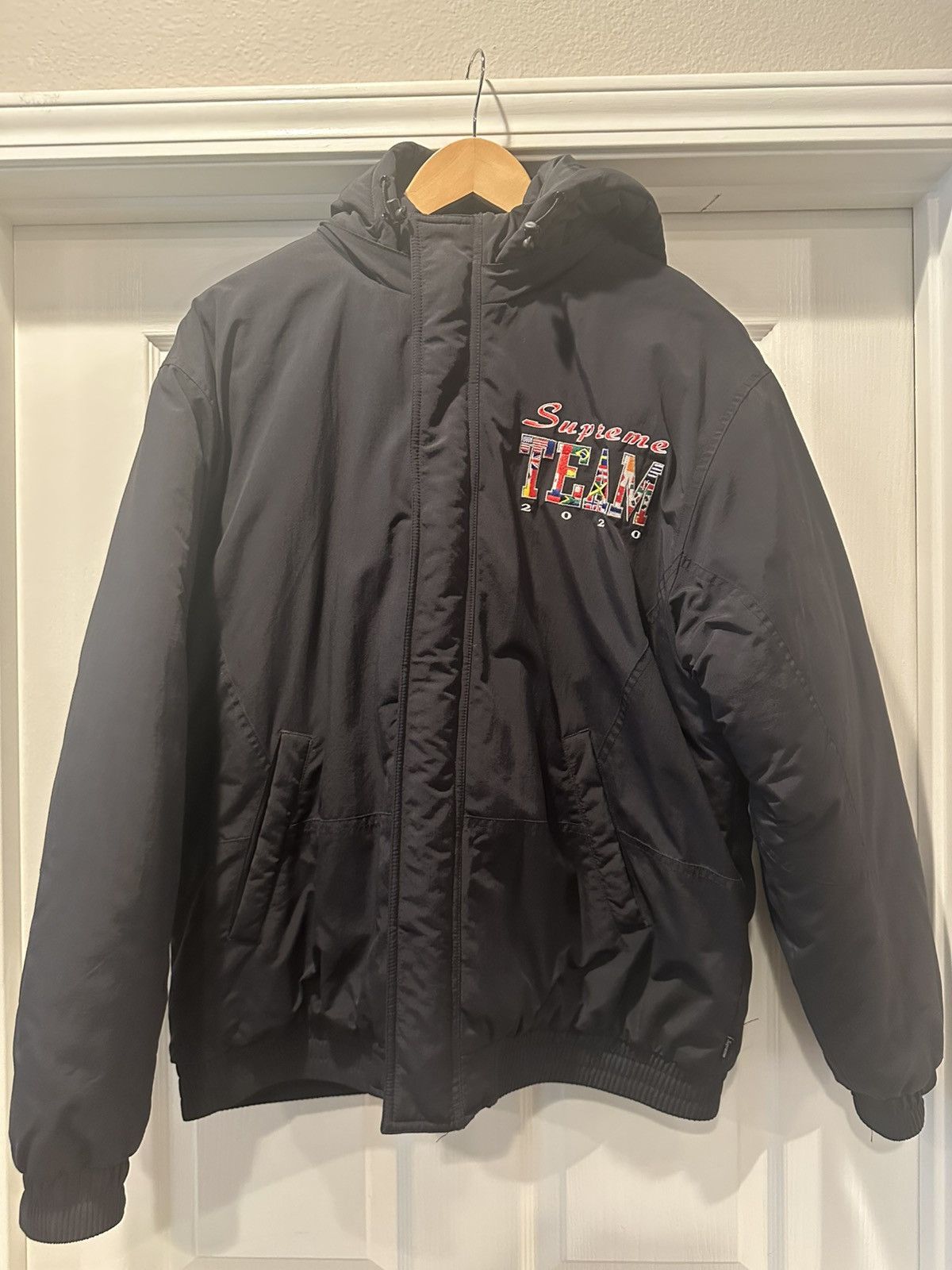 Supreme 2020 Supreme Team Hooded Puffy Jacket Size US L / EU 52-54 / 3 - 1 Thumbnail