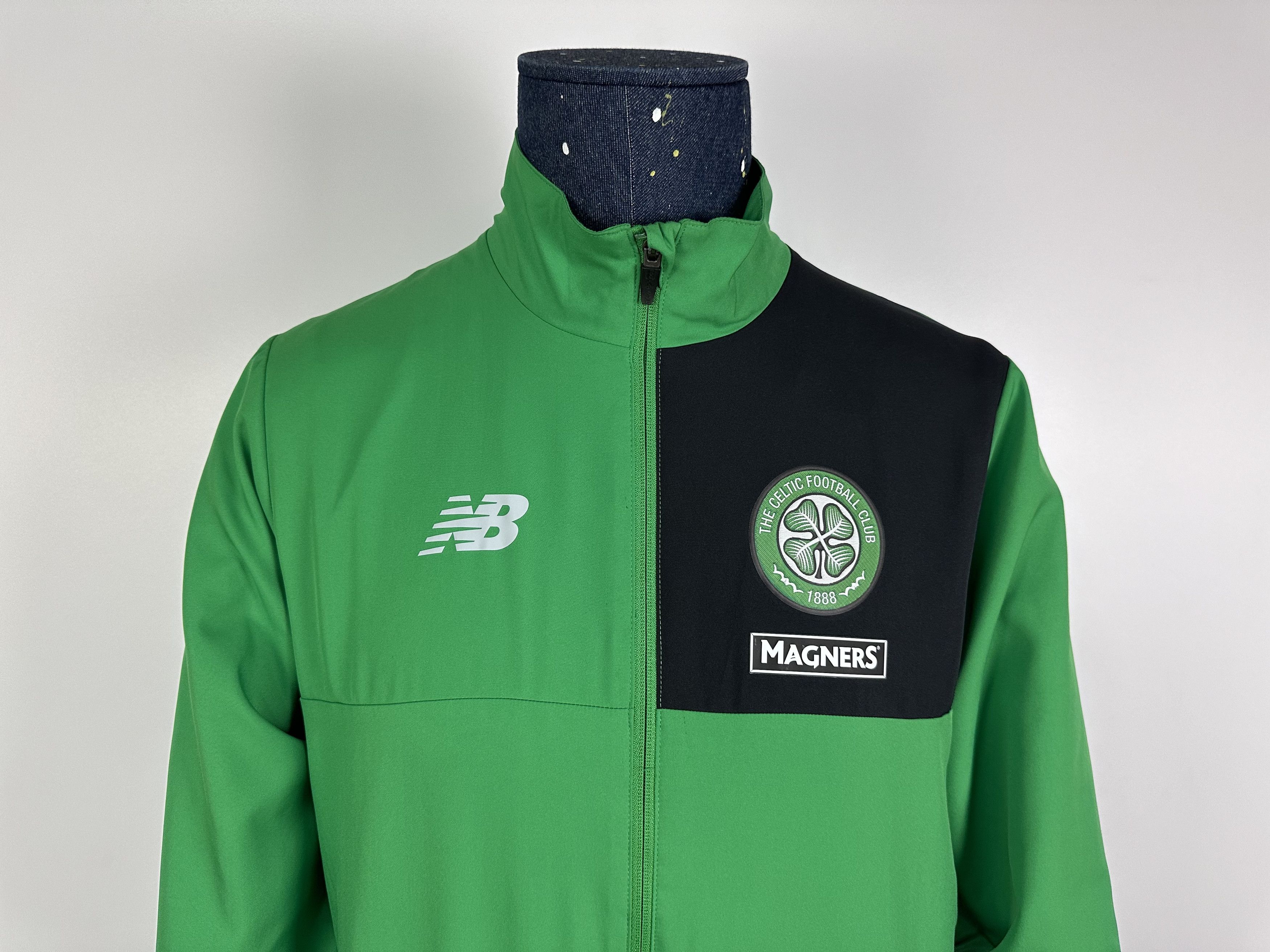 New Balance CELTIC 2015 2016 TRAINING FOOTBALL SOCCER TRACK TOP JACKET Size US M / EU 48-50 / 2 - 5 Thumbnail