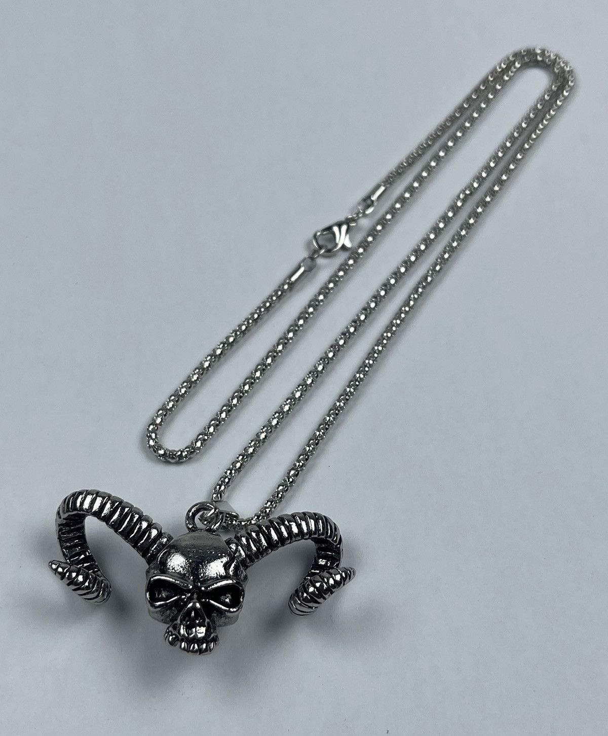 Seditionaries skull with horn necklace Size ONE SIZE - 1 Thumbnail