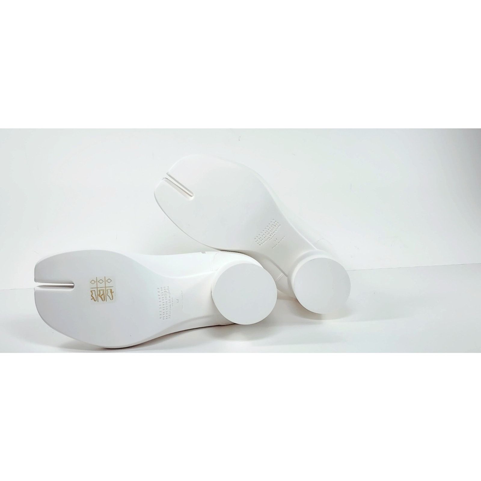 Maison Margiela MAISON MARGIELA Ankle Boots US7 EU37 White Tabi Toe. Size US 7 / IT 37 - 12 Thumbnail