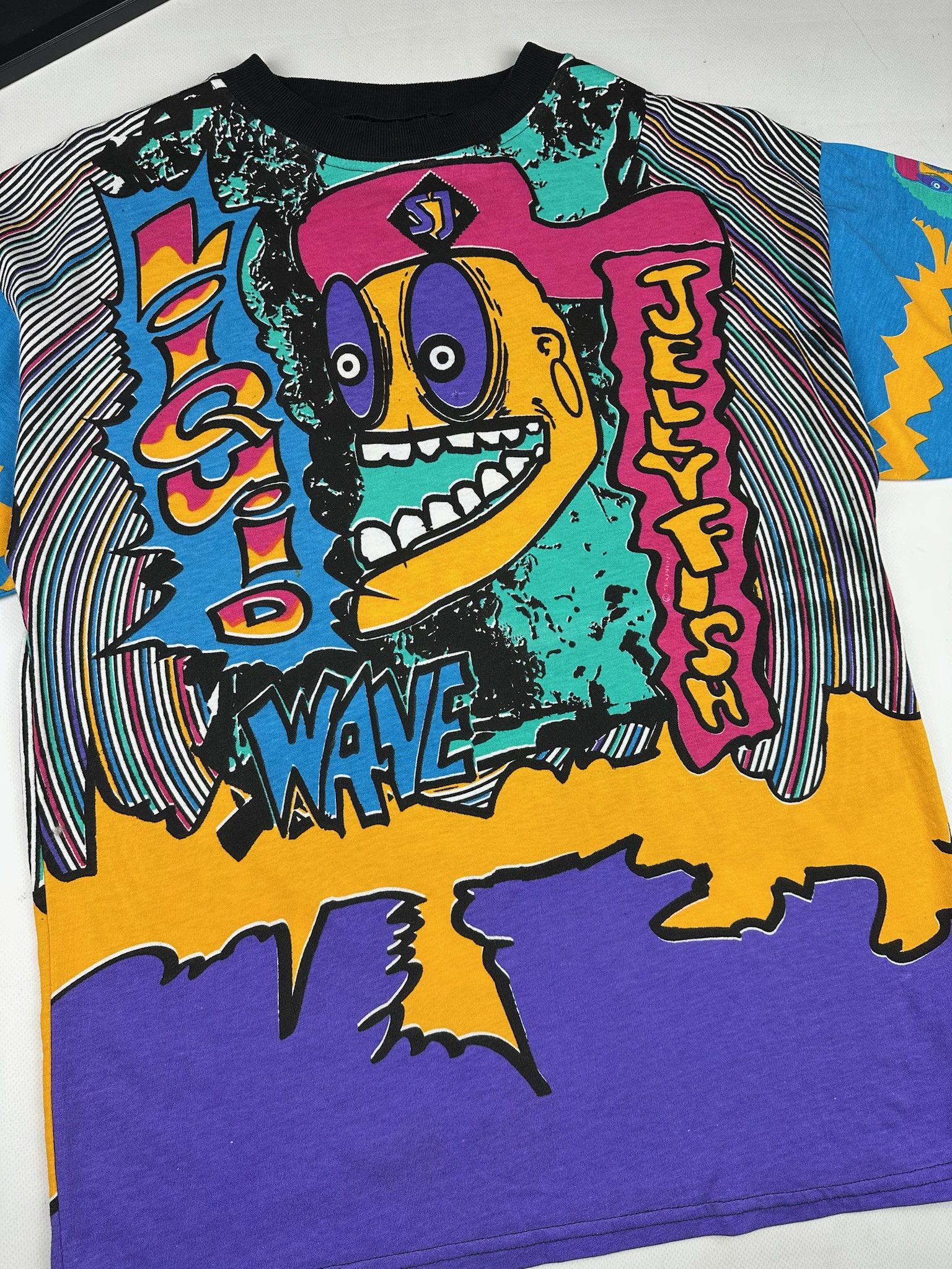 Vintage Vintage 90s Surf Over Print Tshirt AOP acid rave drug lsd Size US M / EU 48-50 / 2 - 4 Thumbnail