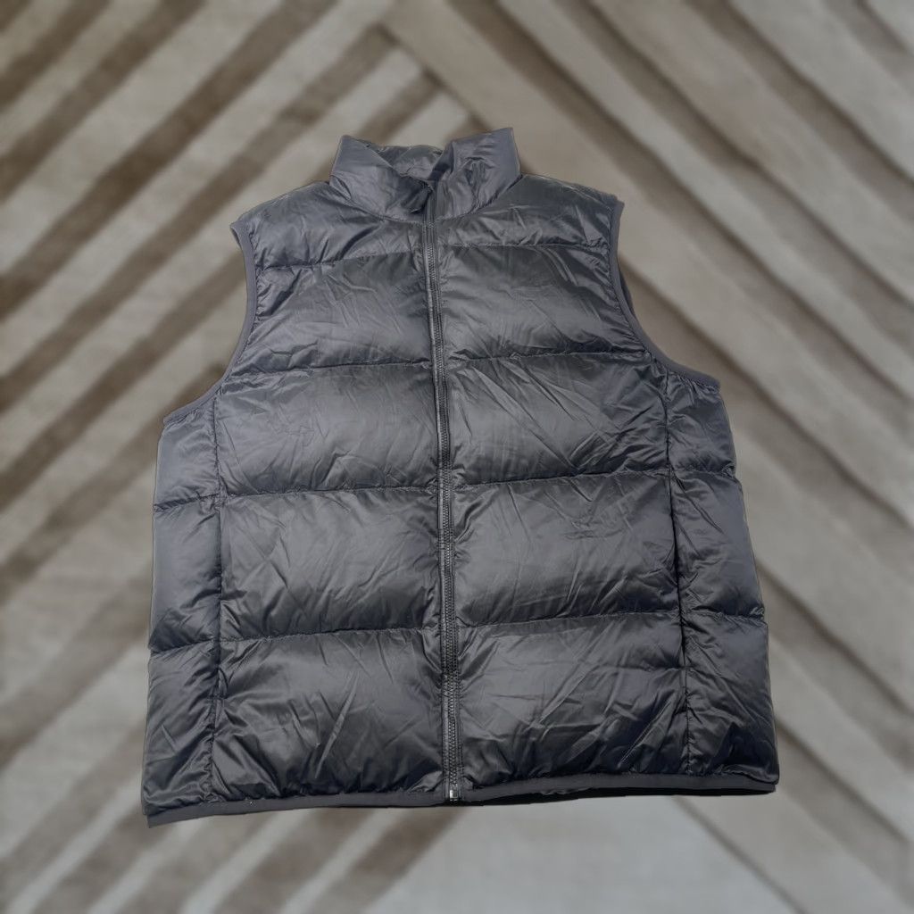 Uniqlo Uniqlo Vest Women's Medium Black Puffer Down Lightweight Quilted Zip Size M / US 6-8 / IT 42-44 - 1 Thumbnail