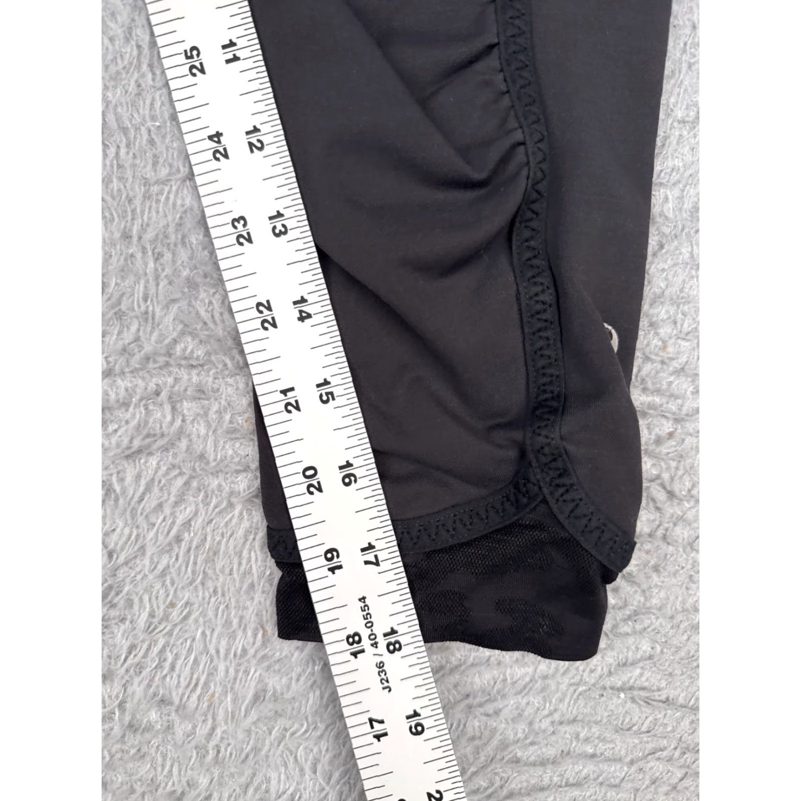 Lululemon Pants Womens 6 Black Camo Cropped Straight Leg Pockets Yoga Activewear Read Me