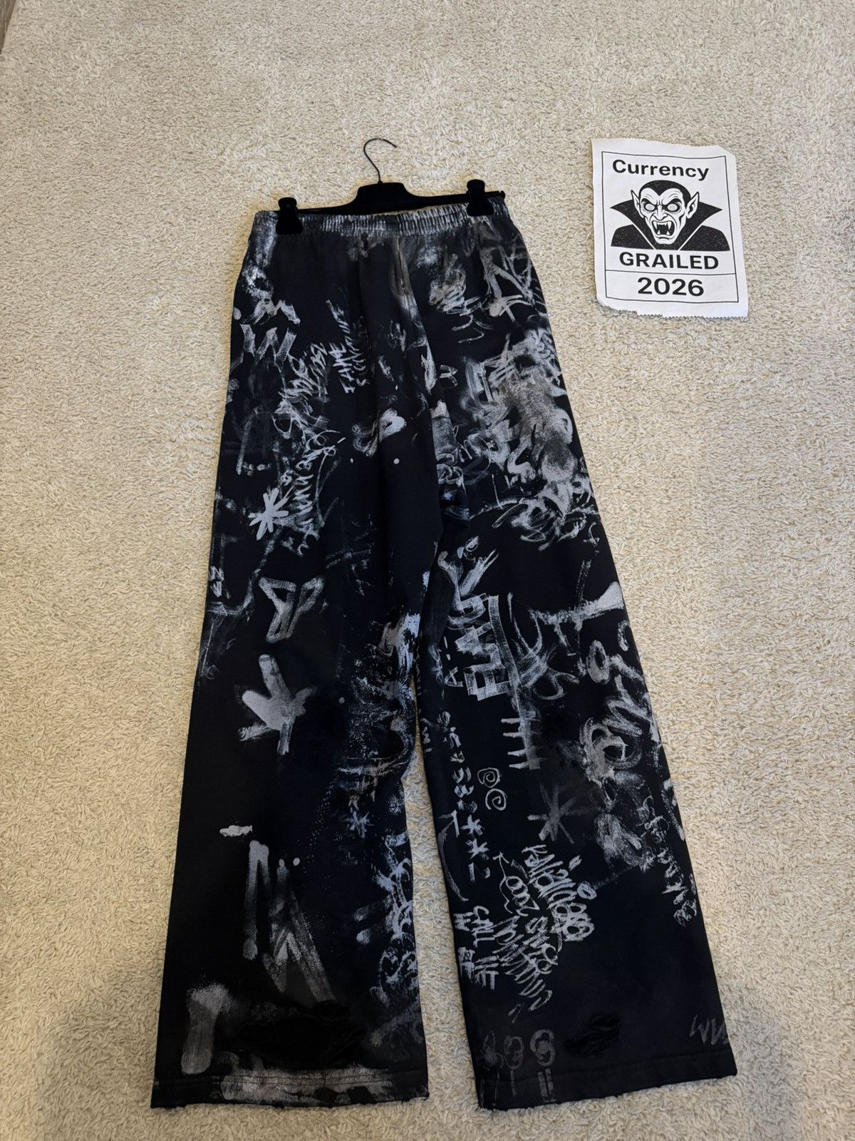 Balenciaga Balenciaga VIC Skater Graffiti Sweatpants Size US 30 / EU 46 - 5 Thumbnail