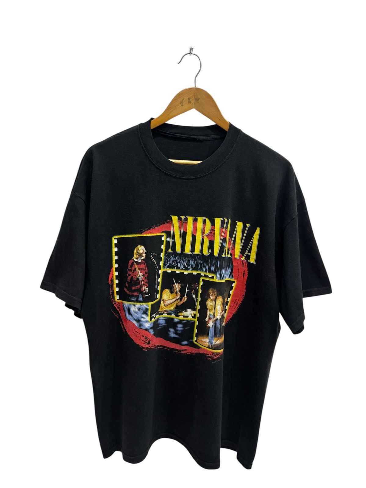 Band Tees × Vintage Vintage 90’s Nirvana From Muddy Banks Of The Wishkah Size US XL / EU 56 / 4 - 1 Thumbnail